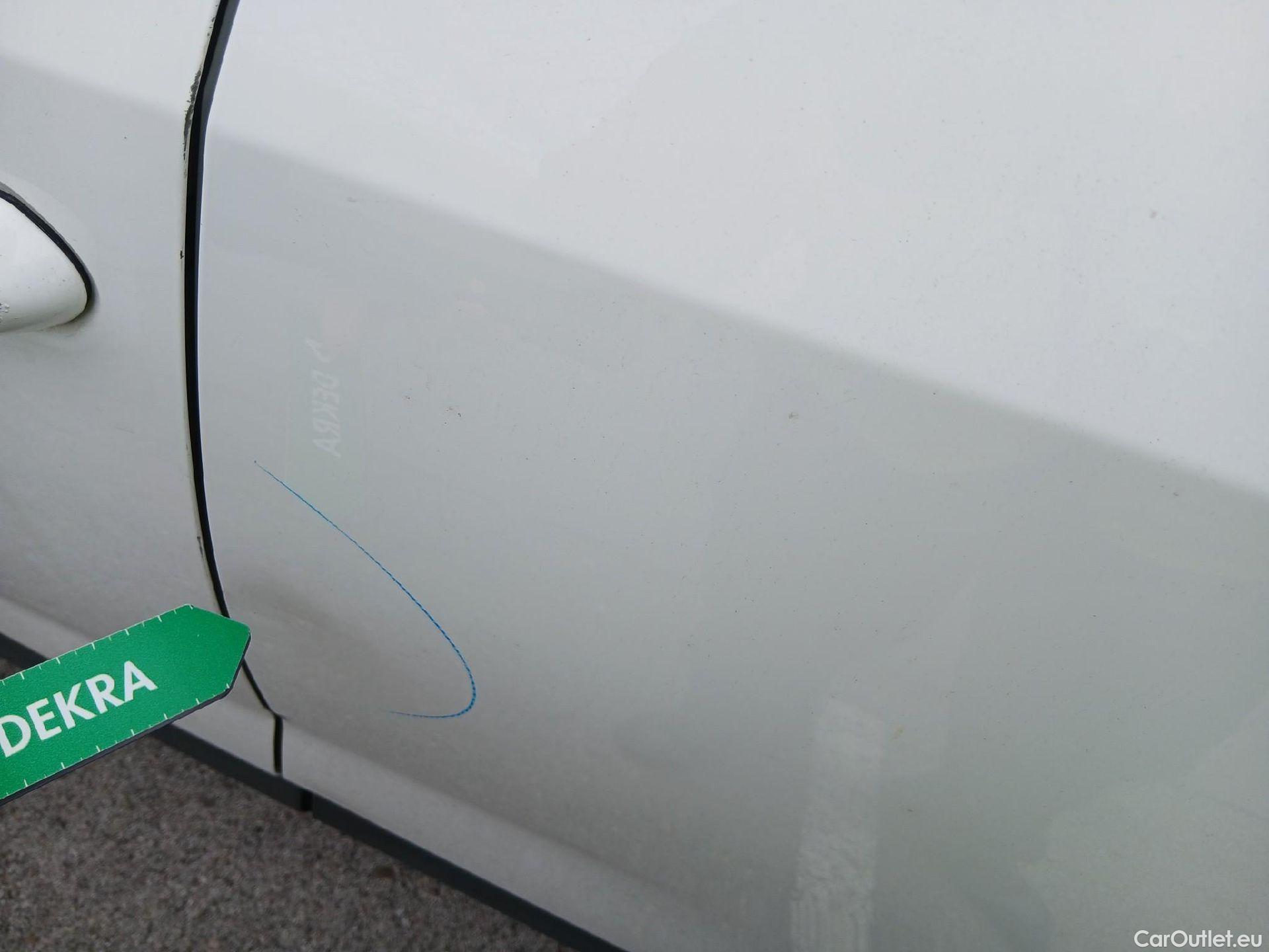  Toyota  RAV4 TOYOTA  / 2018 / 5P / todoterreno 2.5l 220H Advance #19