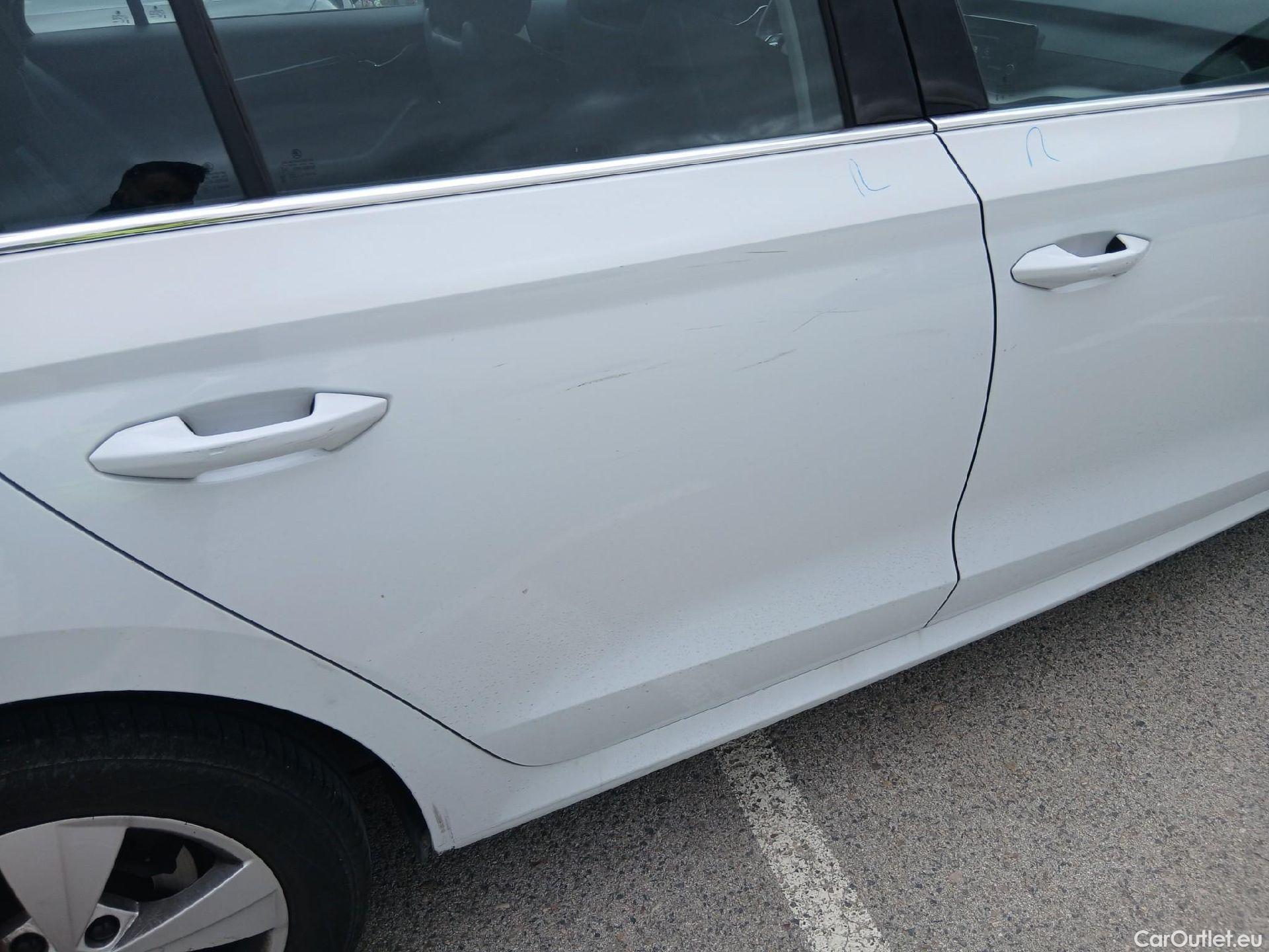  Skoda  Octavia SKODA  / 2020 / 5P / familiar Combi 2.0 TDI 110kW(150CV) DSG Ambition #9