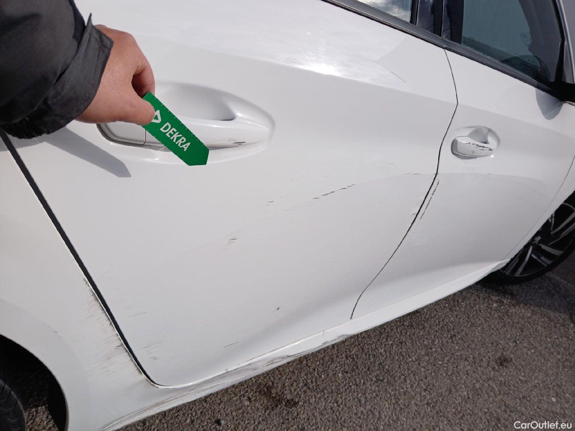  Peugeot  208 PEUGEOT  / 2019 / 5P / berlina con portón PureTech 73kW (100CV) Allure (CX) #53