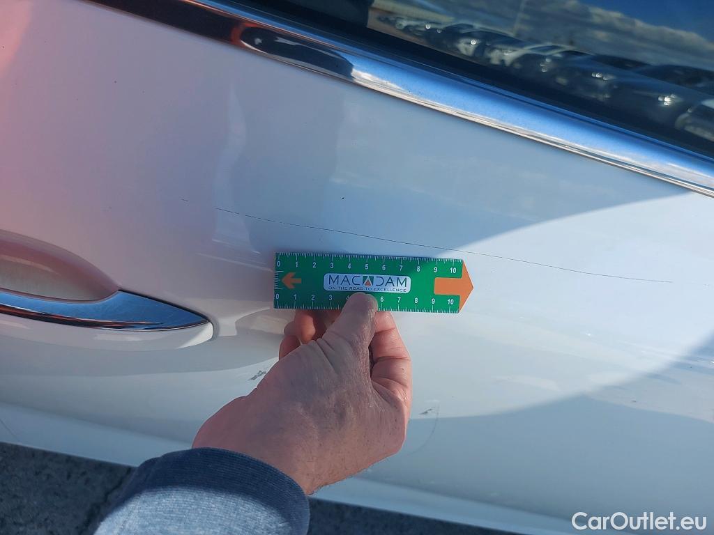  Renault  Megane RENAULT Mégane / 2015 / 5P / familiar Sp. Tourer Zen En. dCi 81kW (110CV) #12