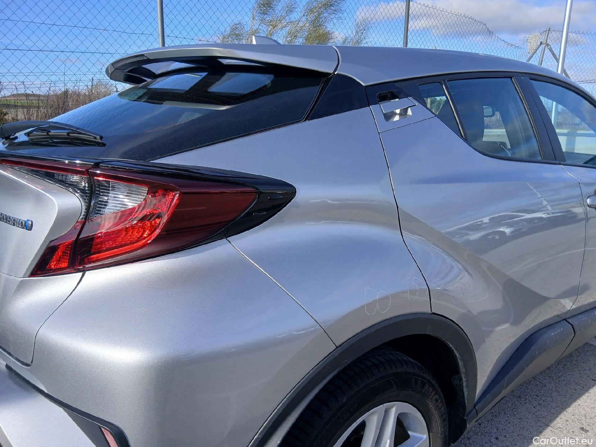  Toyota  C-HR TOYOTA  / 2019 / 5P / todoterreno 1.8 125H Active #25