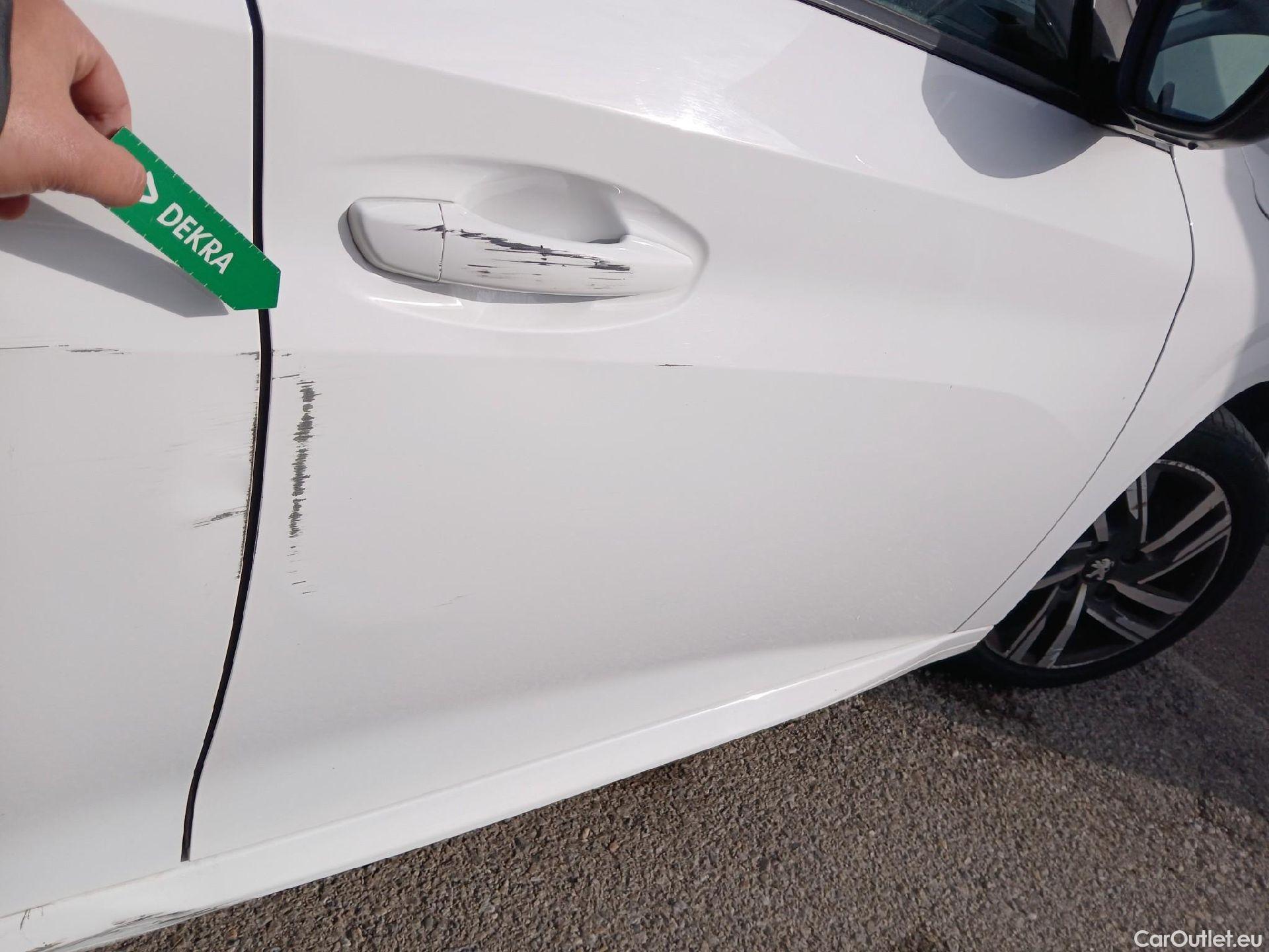  Peugeot  208 PEUGEOT  / 2019 / 5P / berlina con portón PureTech 73kW (100CV) Allure (CX) #58