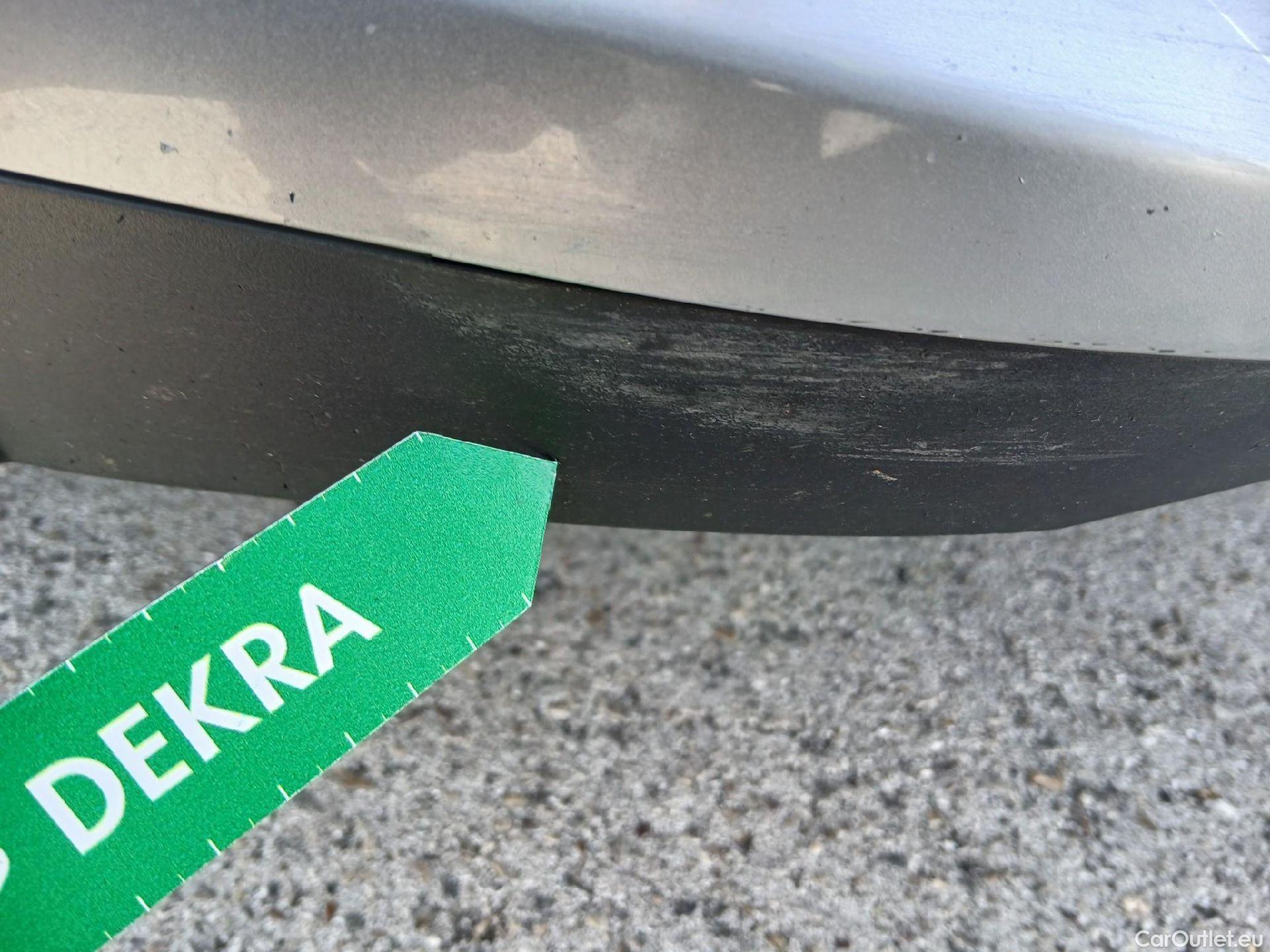  Toyota  C-HR TOYOTA  / 2019 / 5P / todoterreno 1.8 125H Active #12