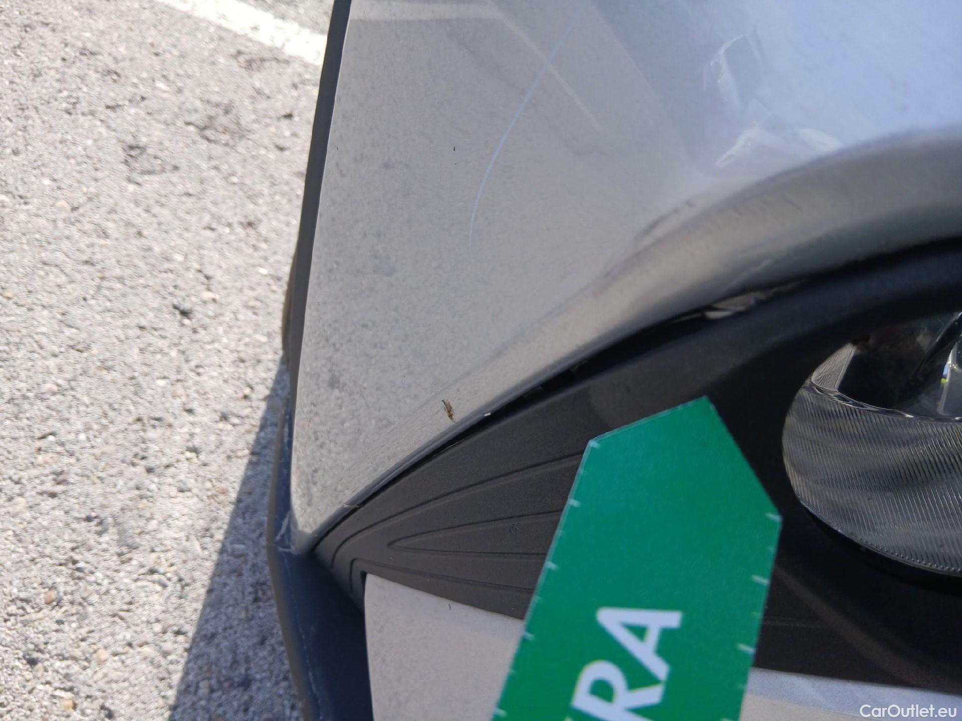  Toyota  C-HR TOYOTA  / 2019 / 5P / todoterreno 1.8 125H Active #8