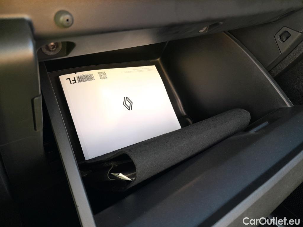  Renault  Kadjar RENAULT  / 2019 / 5P / crossover Zen GPF TCe 103kW (140CV) EDC #9