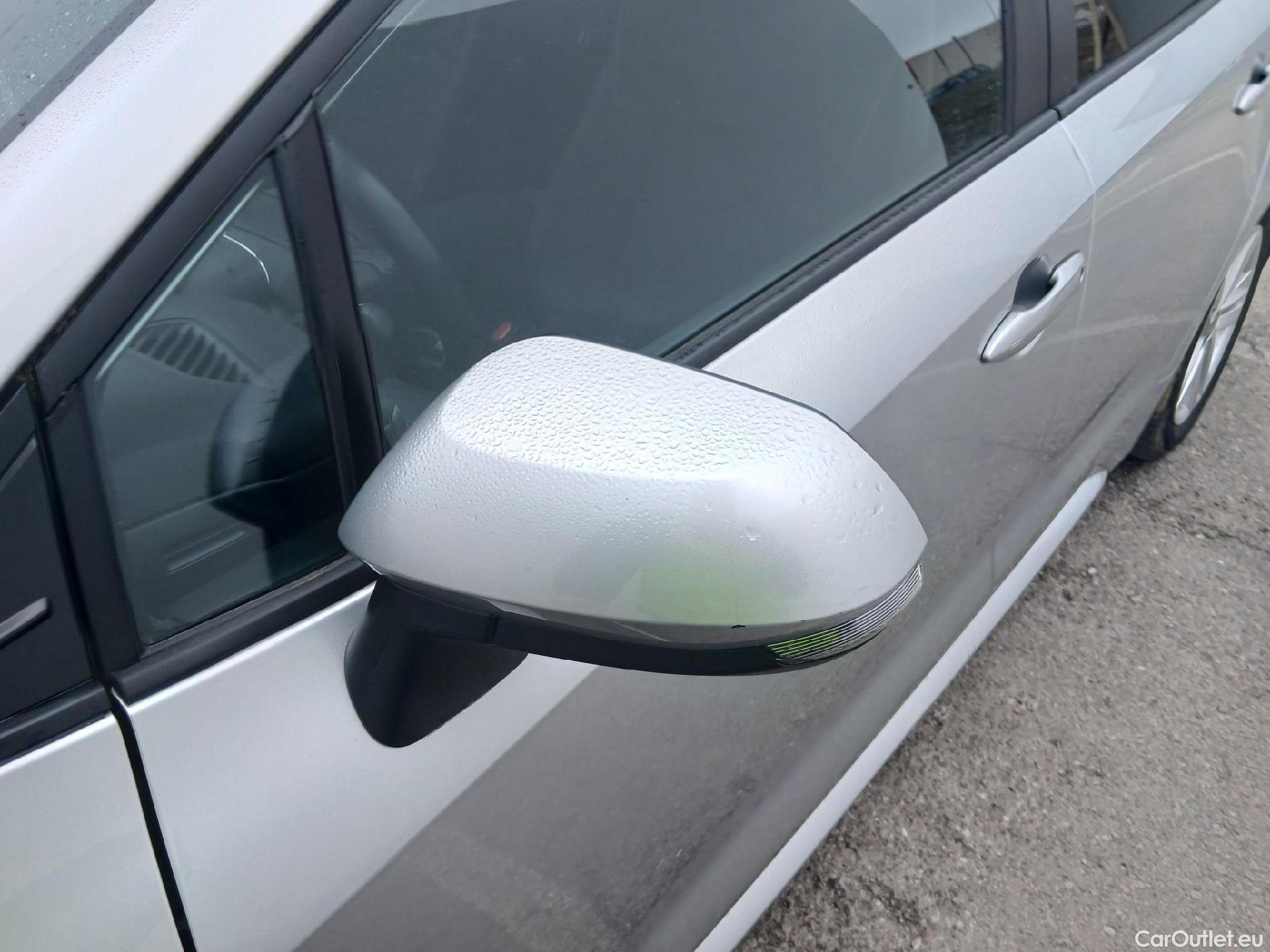  Toyota  Corolla TOYOTA  / 2019 / 5P / familiar 1.8 125H ACTIVE TECH E-CVT TOU SPORT #7