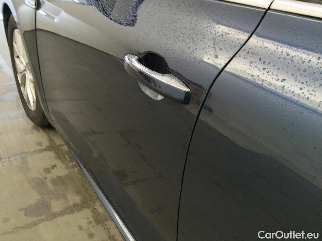  Renault  TALISMAN  RENAULT / 2015 / 4P / sedán Limited Blue dCi 88 kW (120CV) -18 (CX) #5