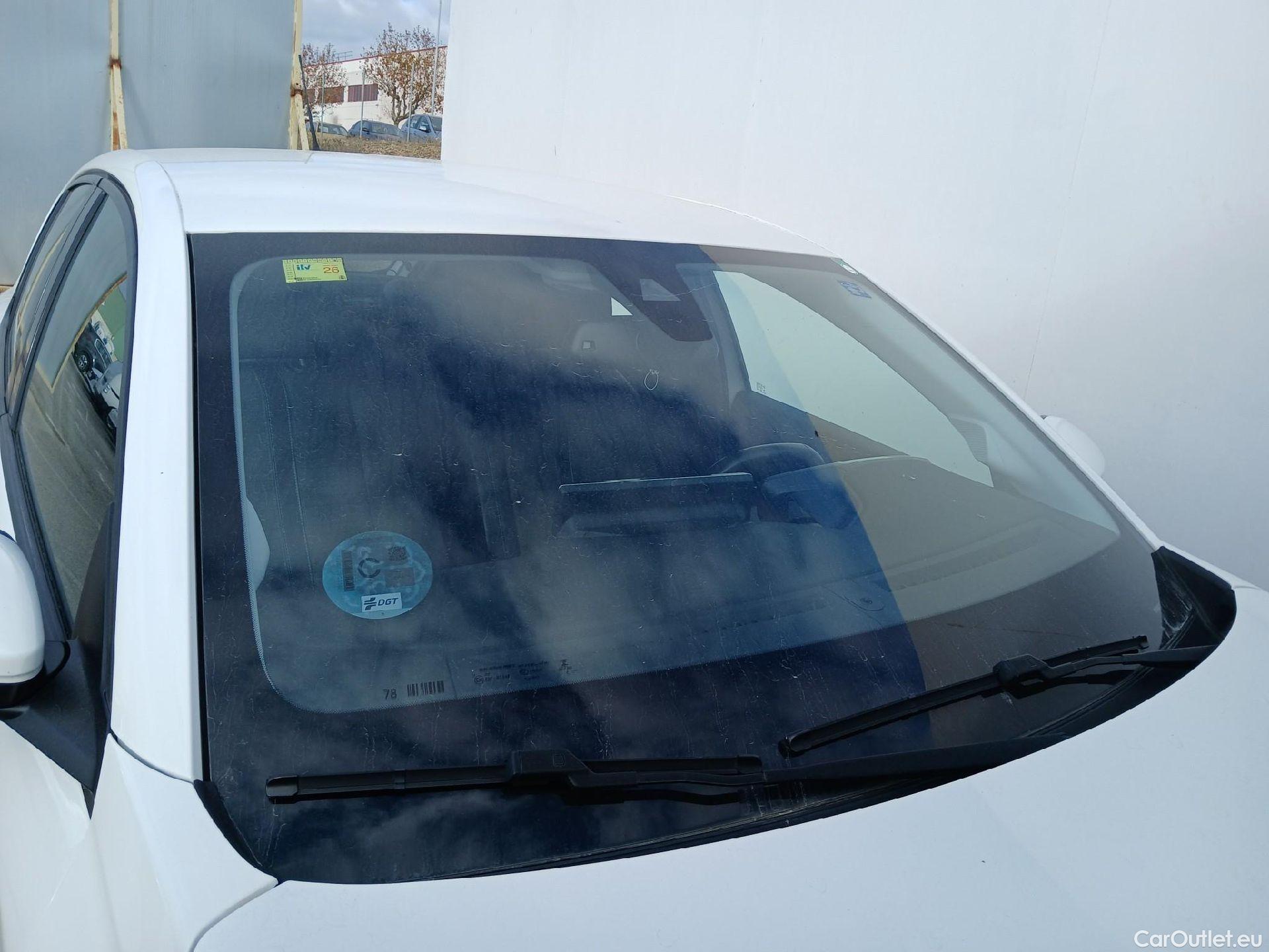  Peugeot  208 PEUGEOT  / 2019 / 5P / berlina con portón PureTech 73kW (100CV) Allure (CX) #10