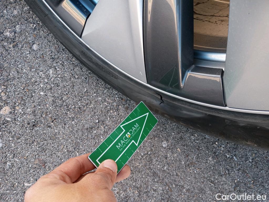  Tesla  Model Y TESLA  / 2020 / 5P / todoterreno Gran Autonomía 4WD #4