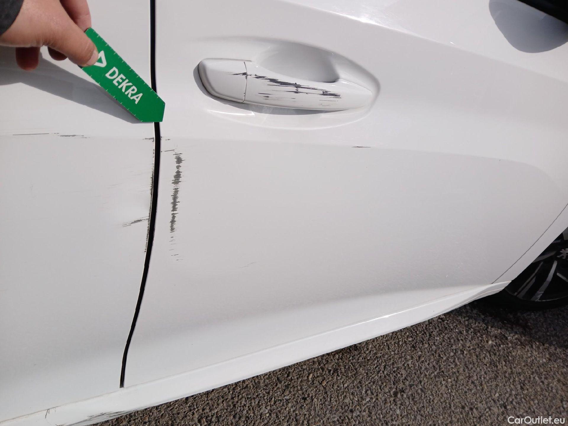  Peugeot  208 PEUGEOT  / 2019 / 5P / berlina con portón PureTech 73kW (100CV) Allure (CX) #57