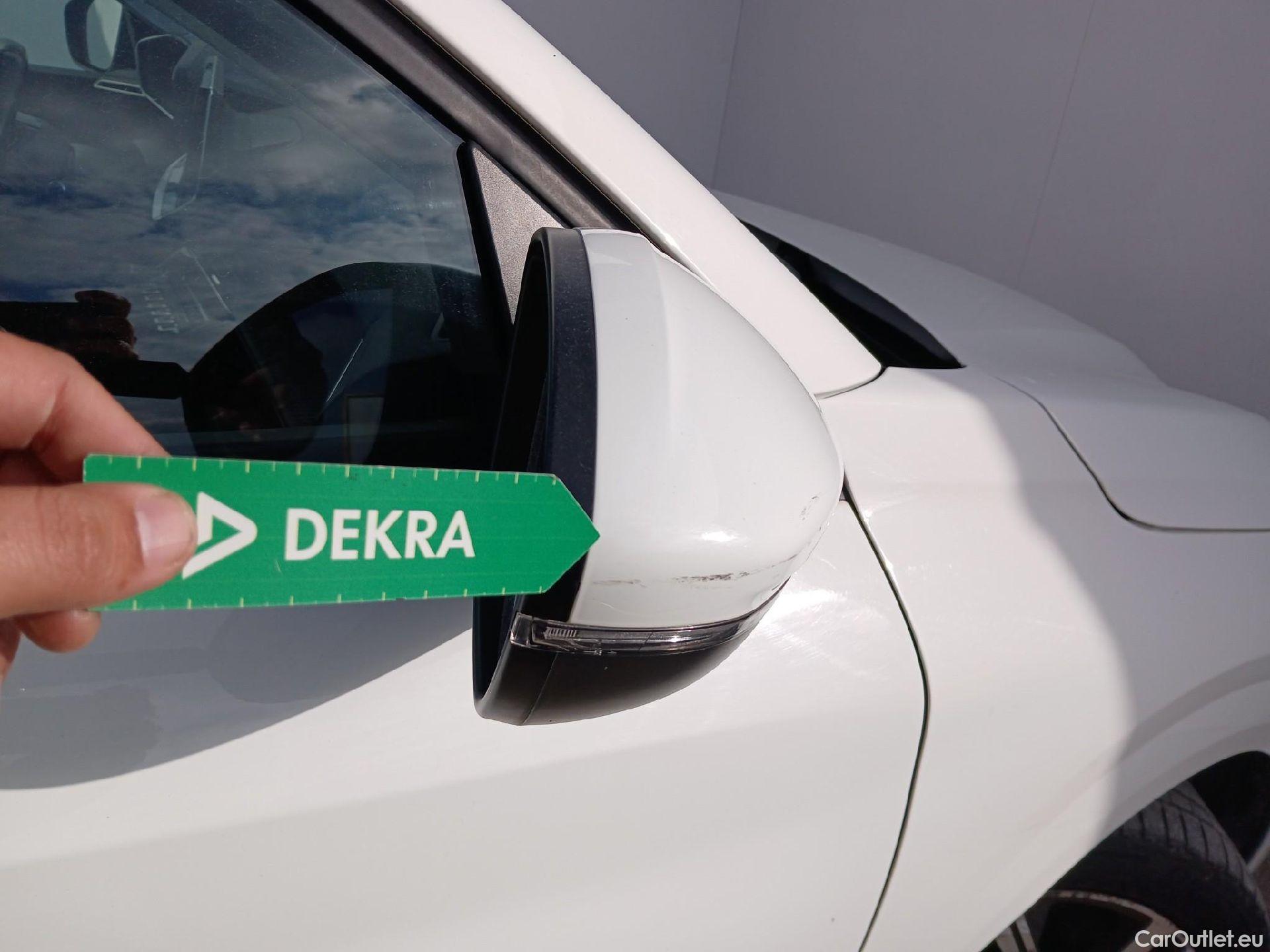  Peugeot  208 PEUGEOT  / 2019 / 5P / berlina con portón PureTech 73kW (100CV) Allure (CX) #61