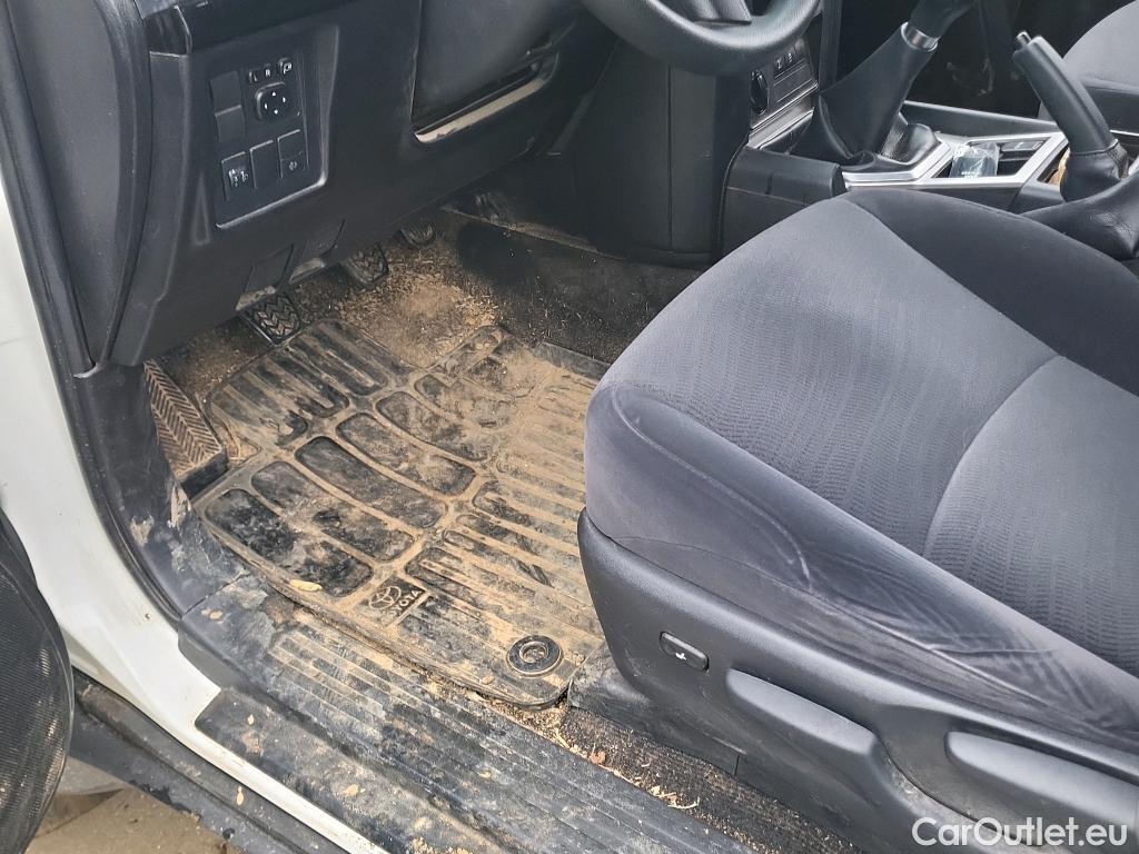  Toyota  Land Cruiser TOYOTA  / 2017 / 5P / todoterreno 2.8 D-4D GX #11