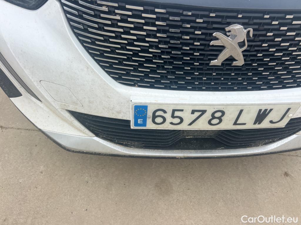  Peugeot  2008 PEUGEOT  / 2019 / 5P / todoterreno Allure BlueHDI 81kW (110CV) #21