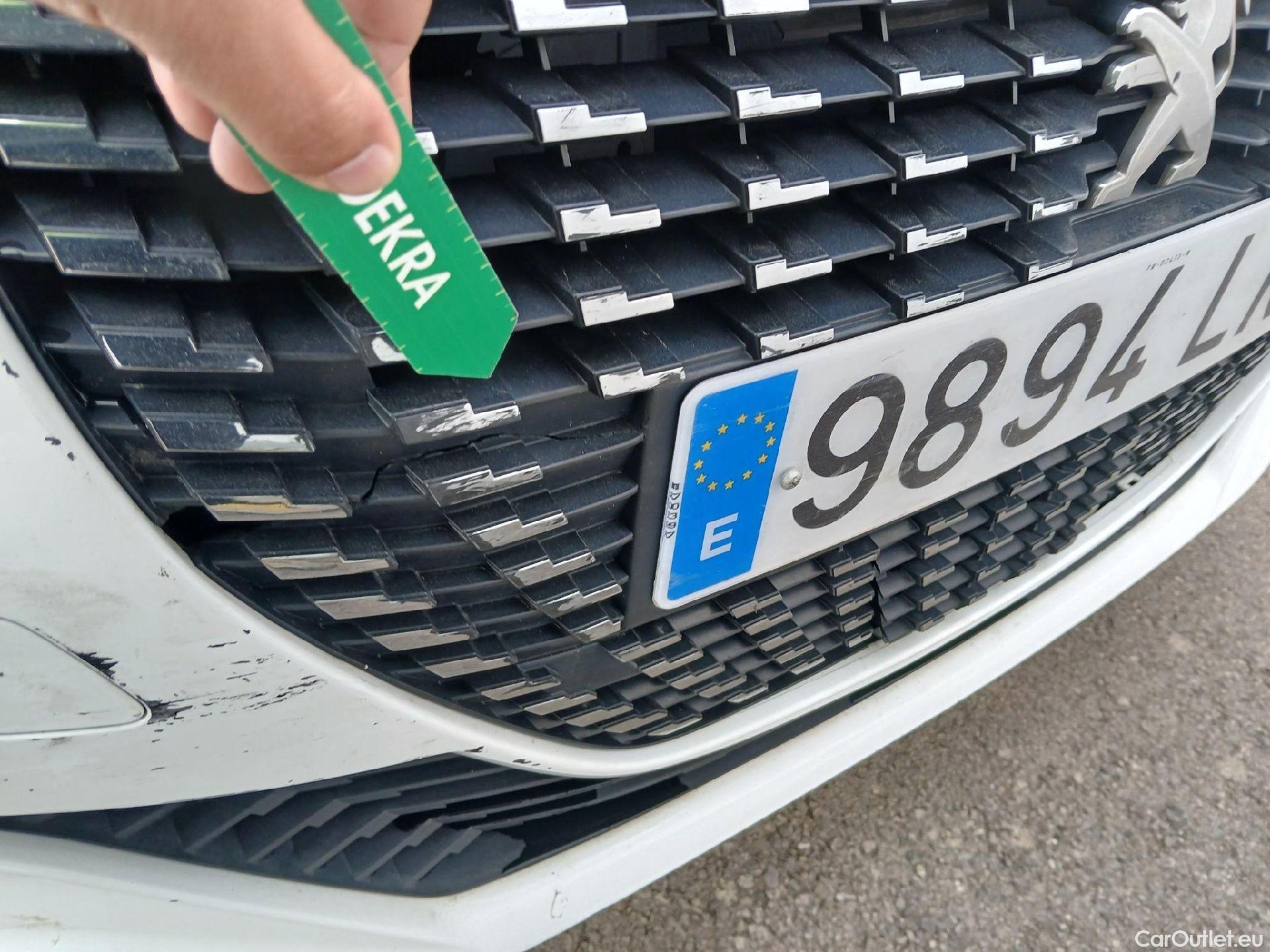  Peugeot  208 PEUGEOT  / 2019 / 5P / berlina con portón PureTech 73kW (100CV) Allure (CX) #19