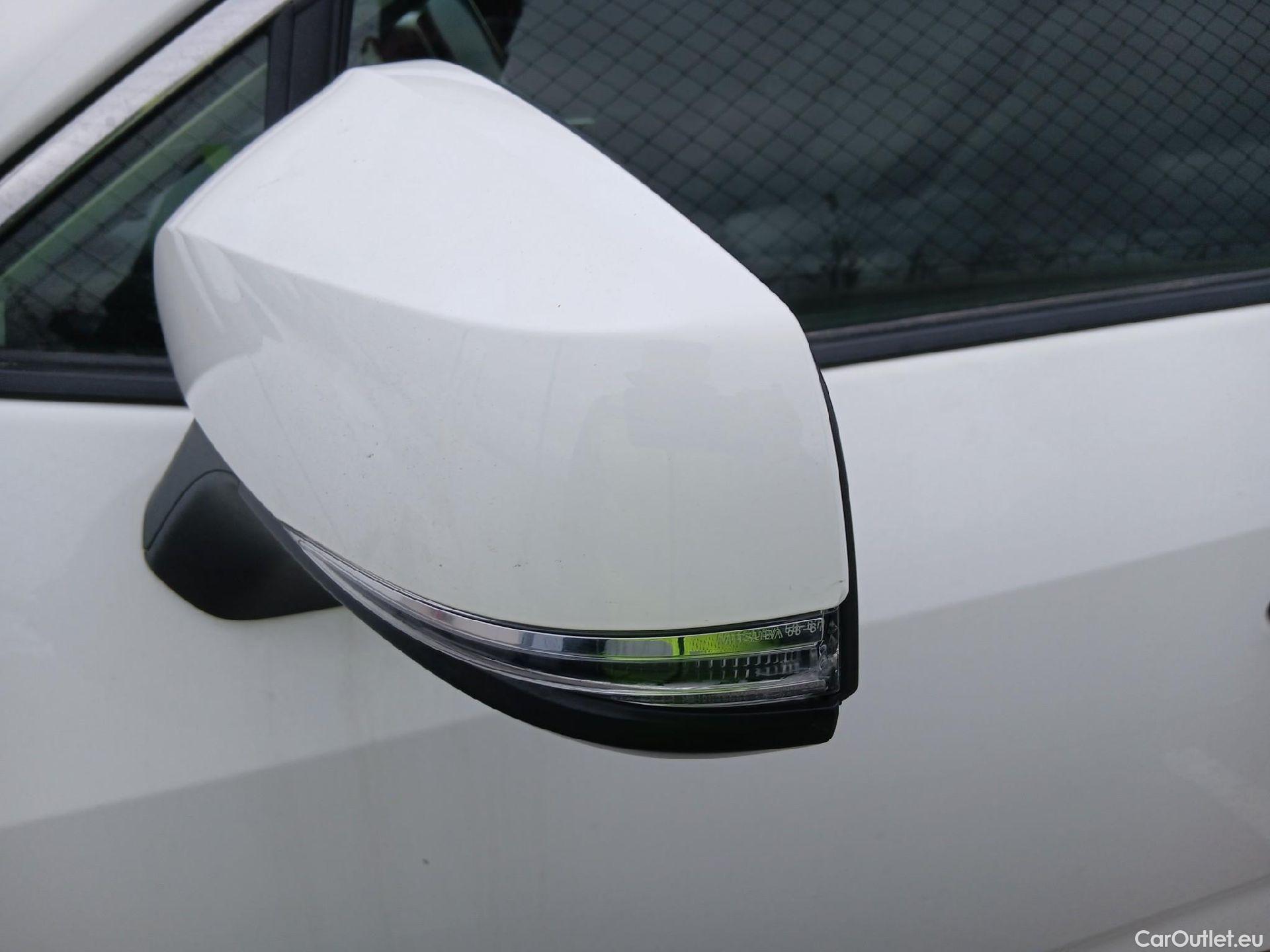  Toyota  RAV4 TOYOTA  / 2018 / 5P / todoterreno 2.5l 220H Advance #14