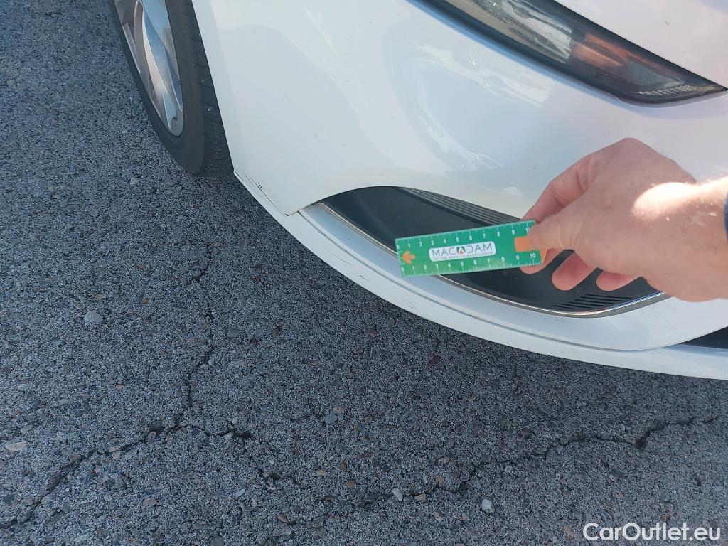  Renault  Megane RENAULT Mégane / 2015 / 5P / familiar Sp. Tourer Zen En. dCi 81kW (110CV) #25