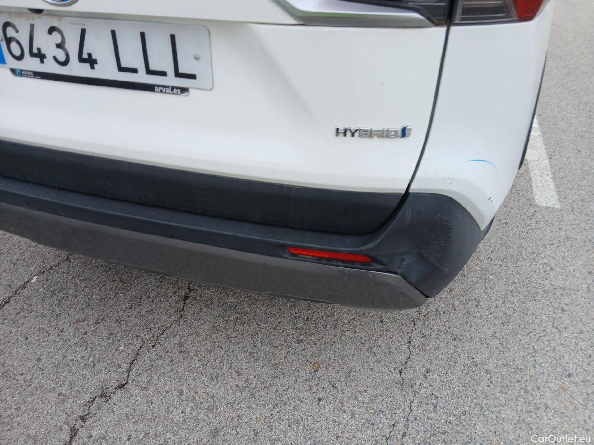  Toyota  RAV4 TOYOTA  / 2018 / 5P / todoterreno 2.5l 220H Advance #30