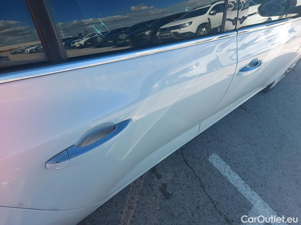  Renault  Megane RENAULT Mégane / 2015 / 5P / familiar Sp. Tourer Zen En. dCi 81kW (110CV) #15