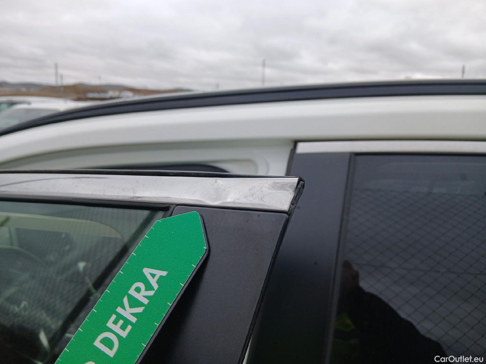  Toyota  RAV4 TOYOTA  / 2018 / 5P / todoterreno 2.5l 220H Advance #37