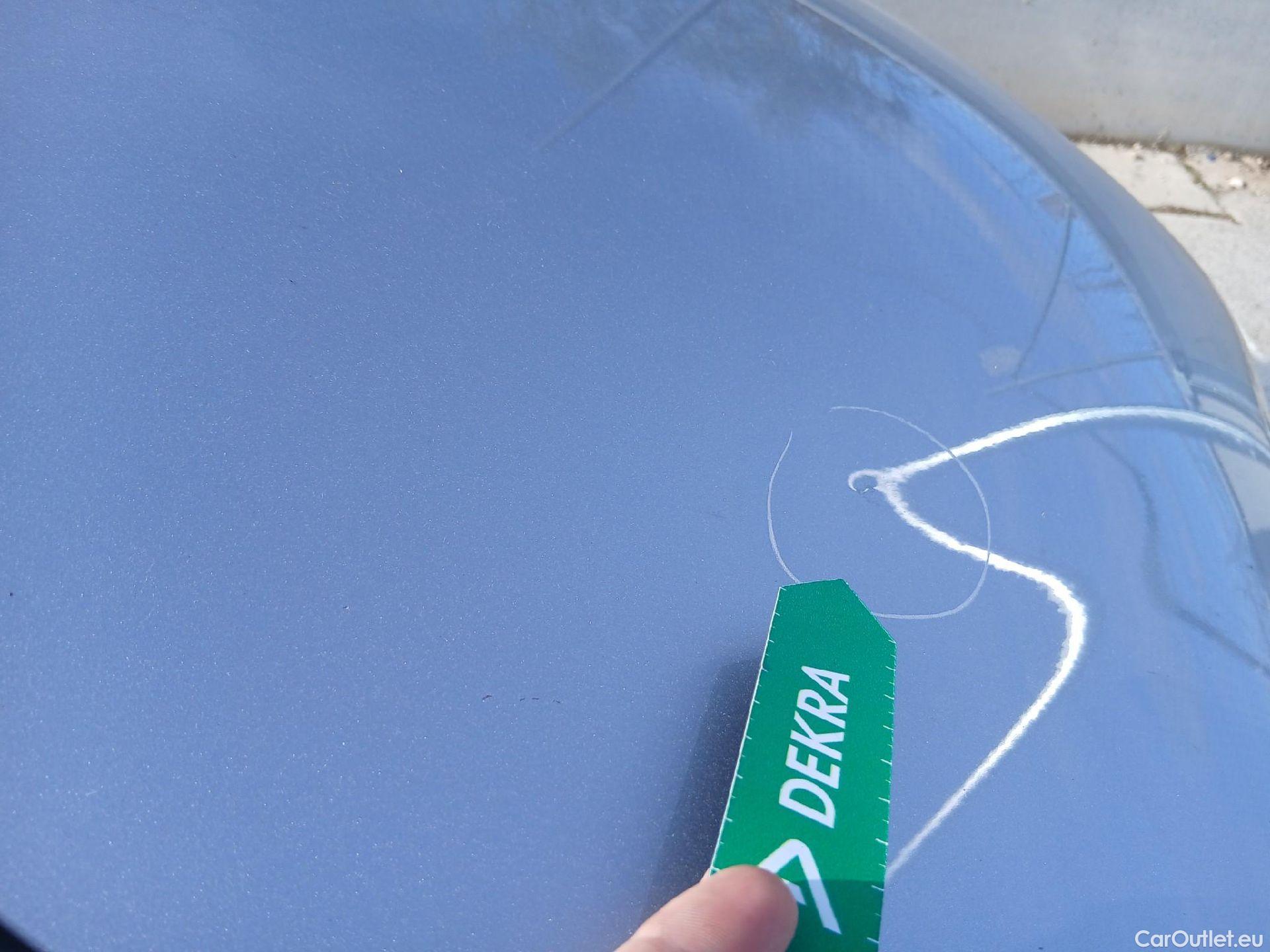  Toyota  C-HR TOYOTA  / 2019 / 5P / todoterreno 1.8 125H Active #3