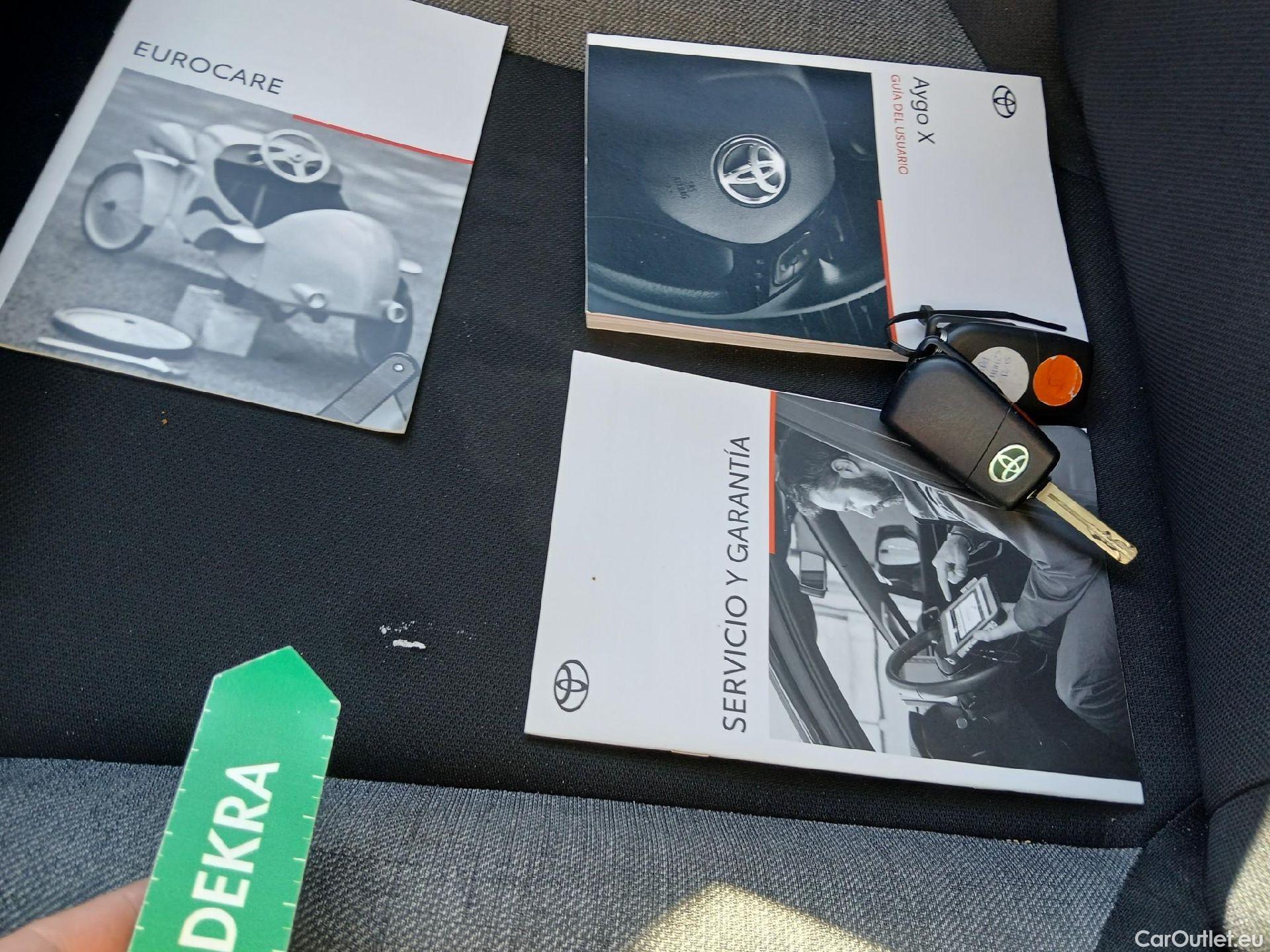  Toyota  Aygo X TOYOTA  Cross / 2022 / 5P / todoterreno 1.0 VVT-I 72CV Play #1