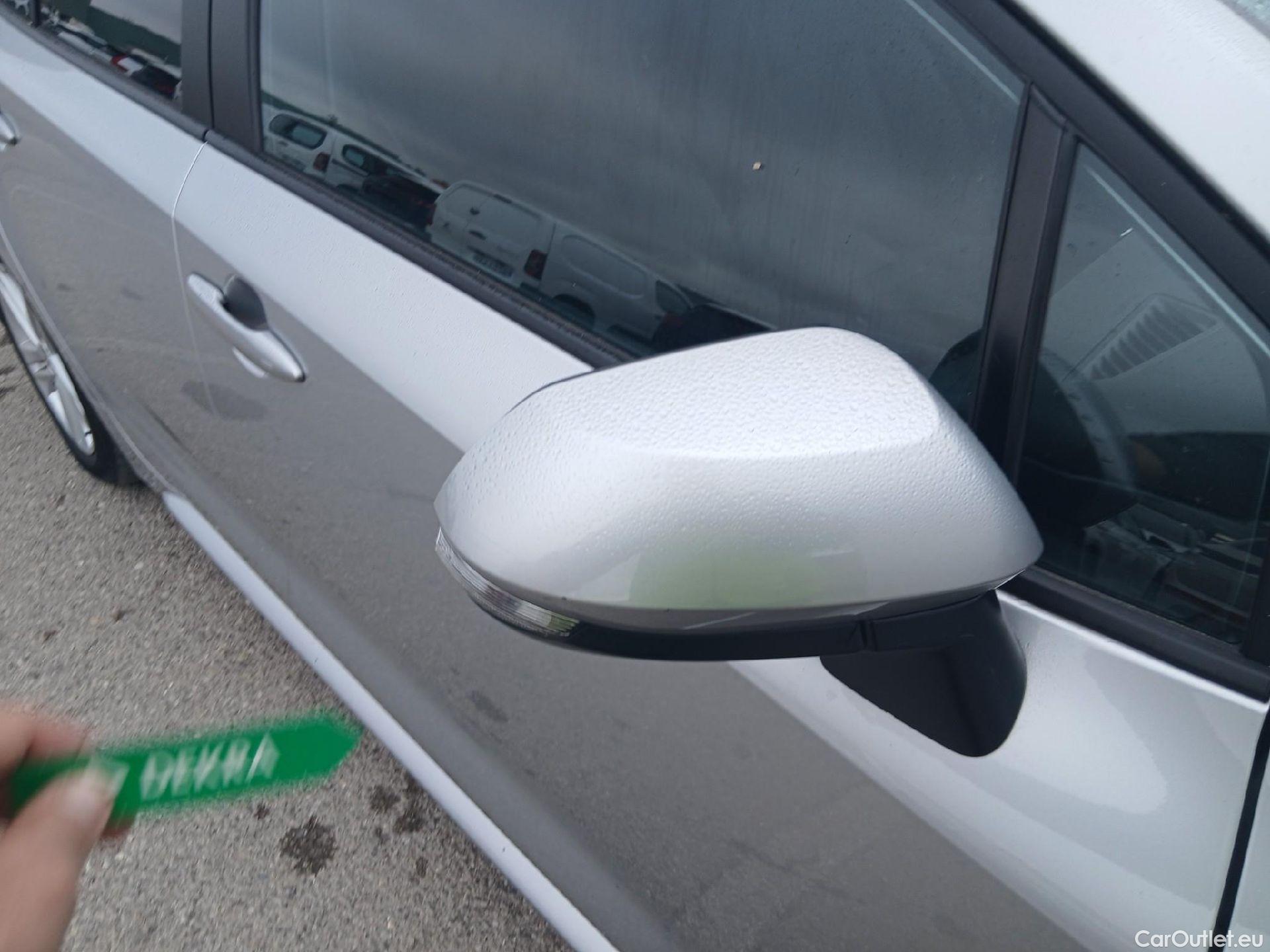  Toyota  Corolla TOYOTA  / 2019 / 5P / familiar 1.8 125H ACTIVE TECH E-CVT TOU SPORT #30