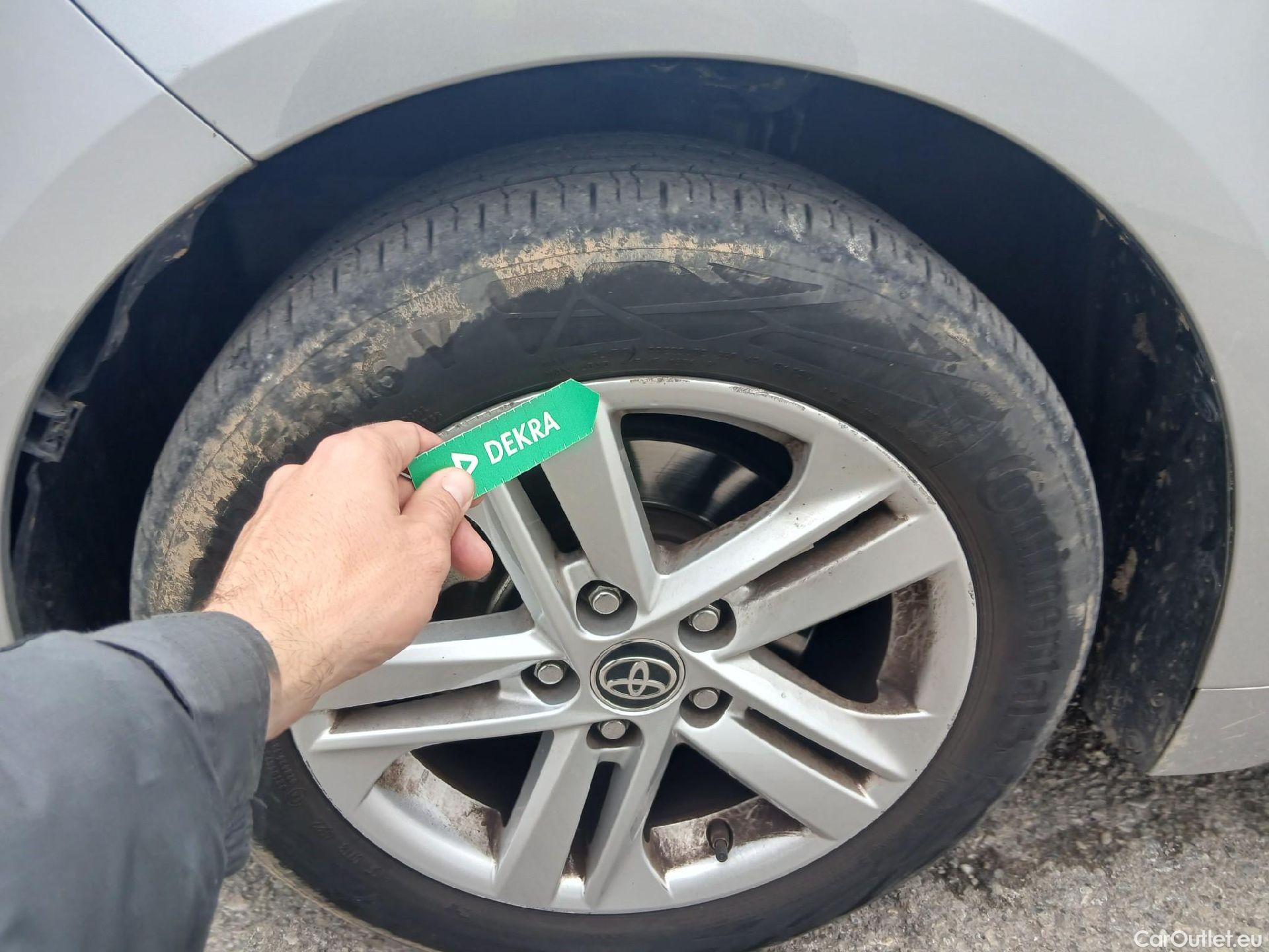  Toyota  Corolla TOYOTA  / 2019 / 5P / familiar 1.8 125H ACTIVE TECH E-CVT TOU SPORT #4