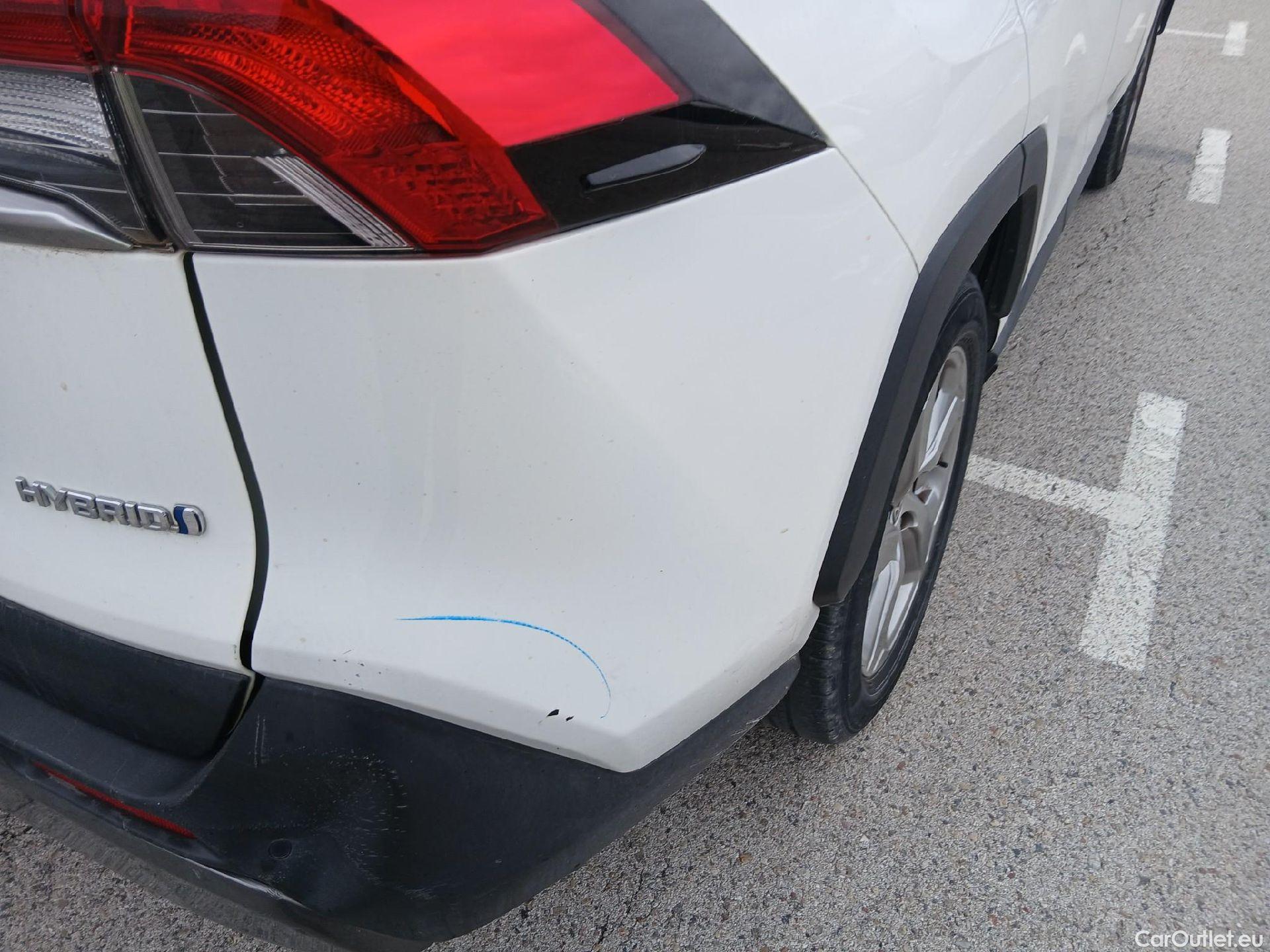  Toyota  RAV4 TOYOTA  / 2018 / 5P / todoterreno 2.5l 220H Advance #26