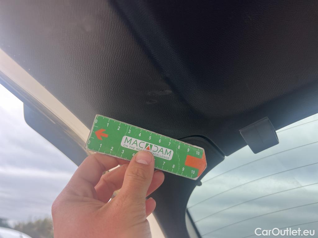  Peugeot  2008 PEUGEOT  / 2019 / 5P / todoterreno Allure BlueHDI 81kW (110CV) #15