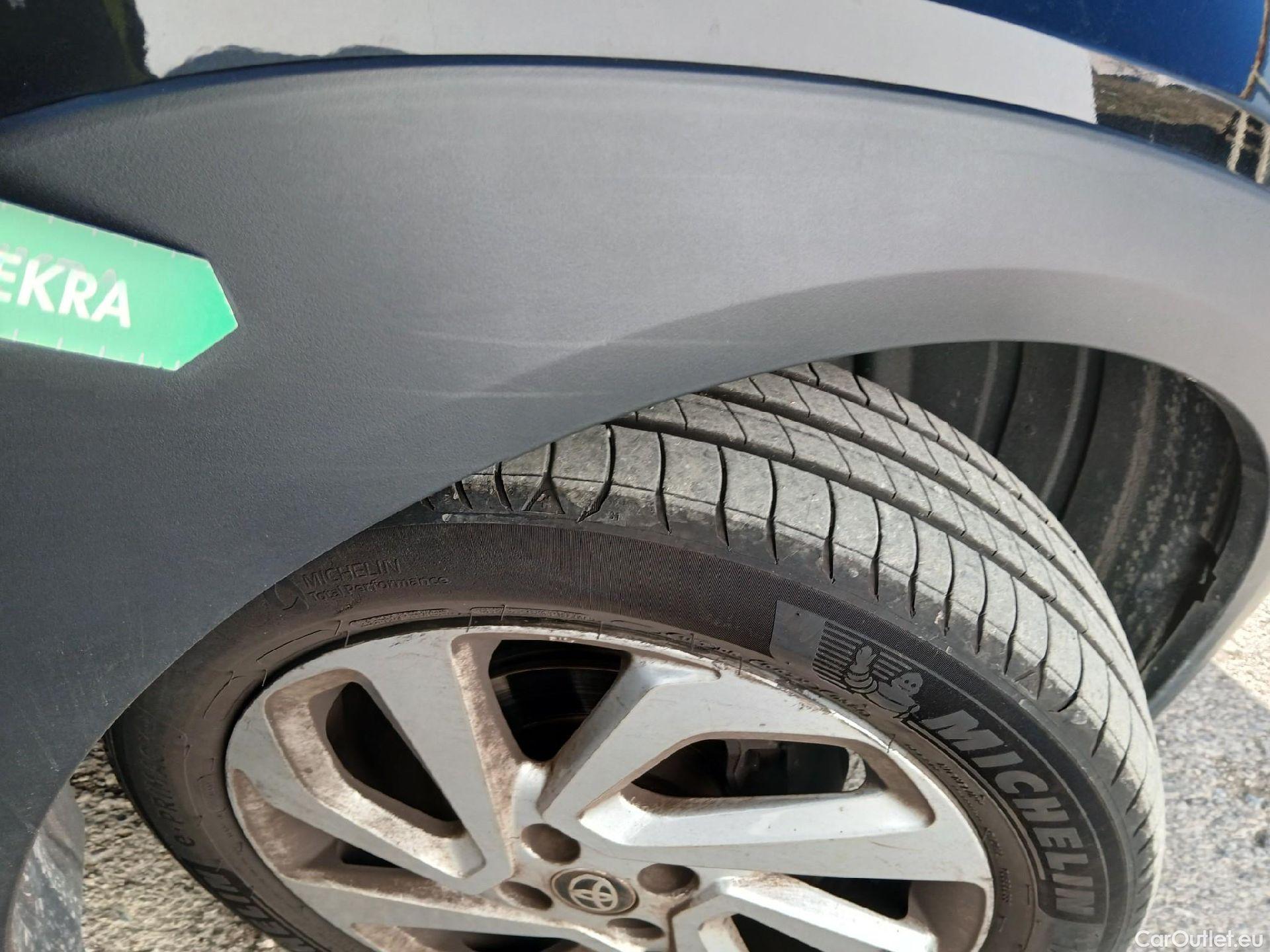  Toyota  Aygo X TOYOTA  Cross / 2022 / 5P / todoterreno 1.0 VVT-I 72CV Play #42