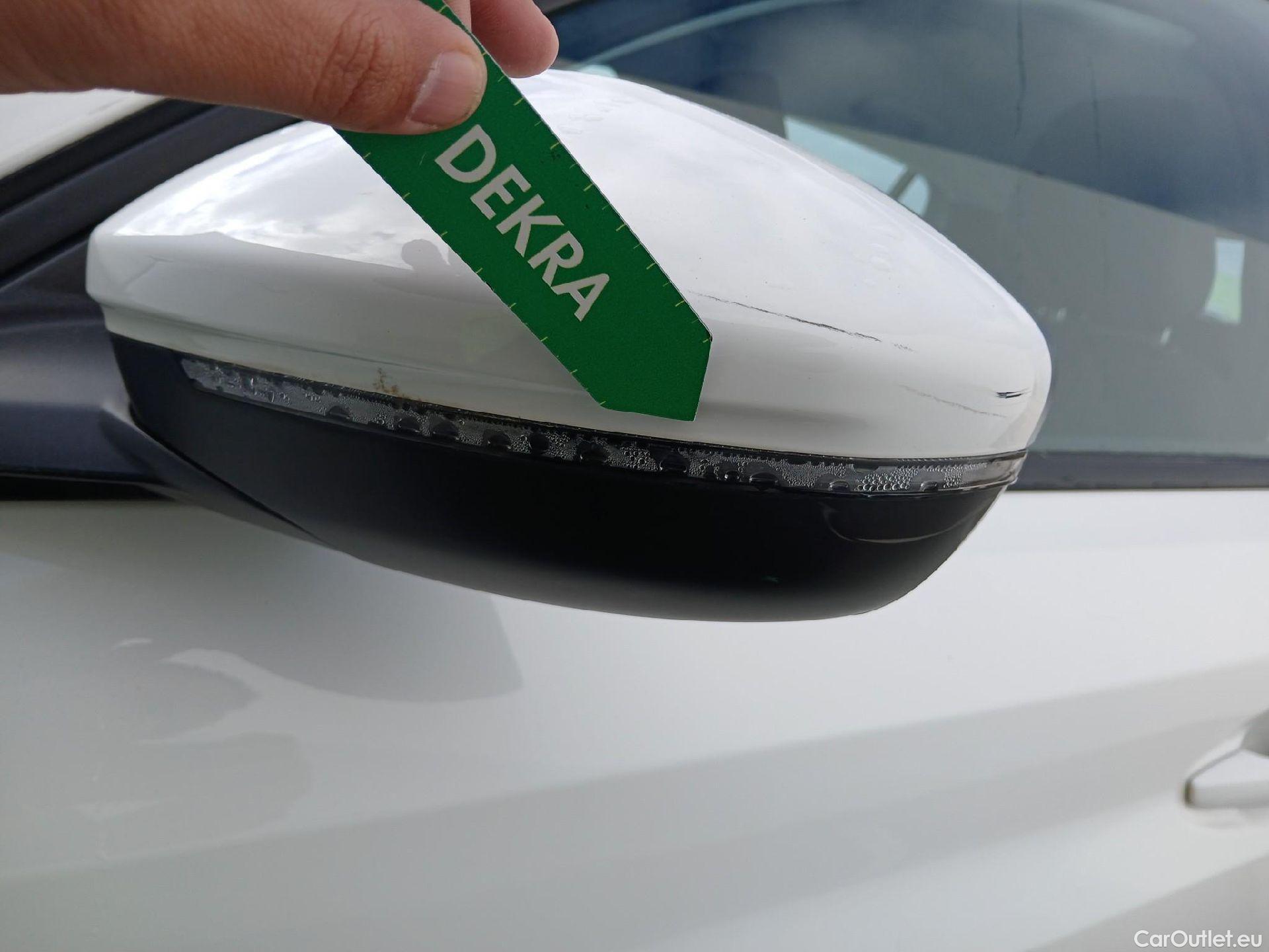  Peugeot  208 PEUGEOT  / 2019 / 5P / berlina con portón PureTech 73kW (100CV) Allure (CX) #29