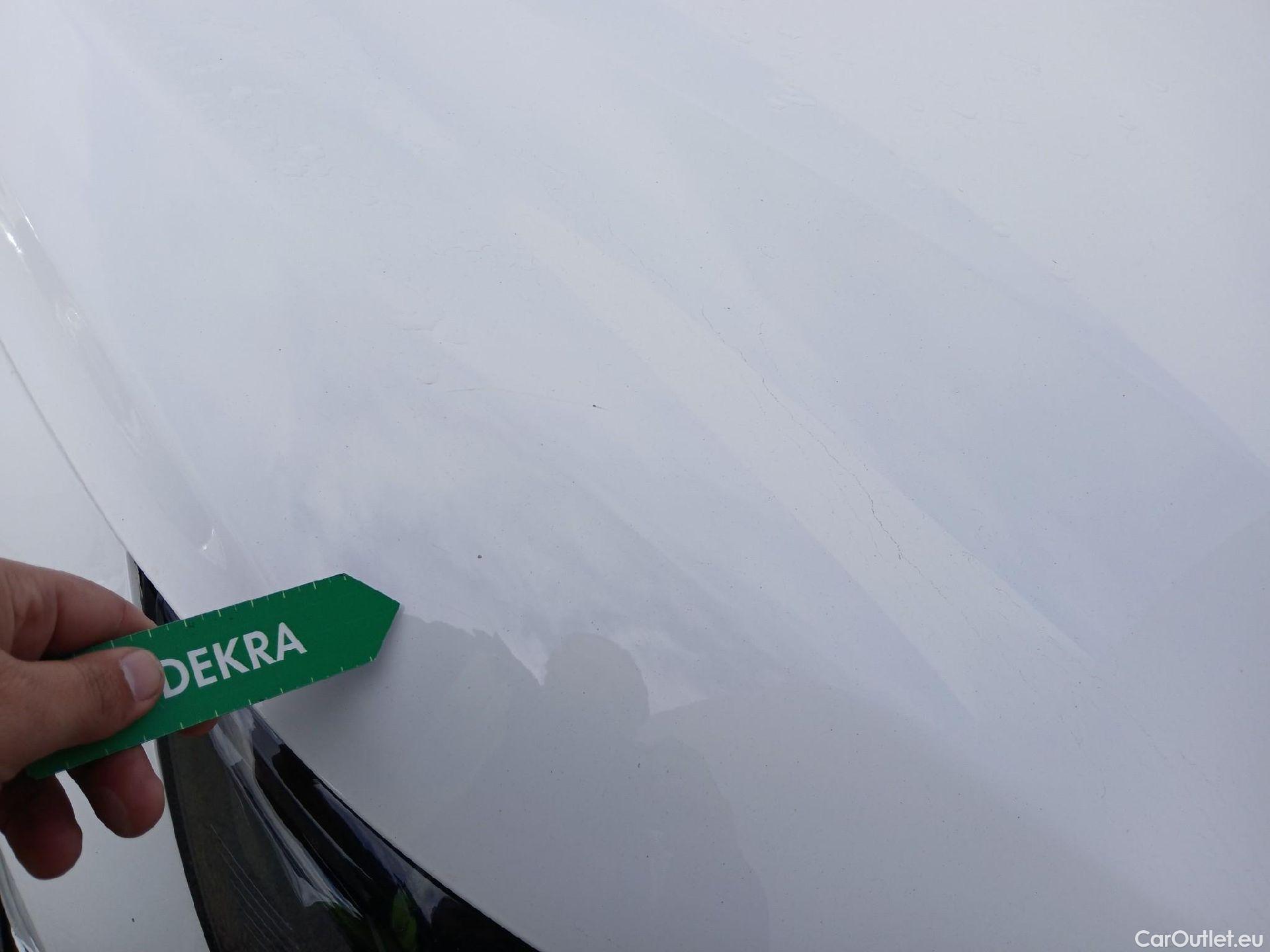  Peugeot  208 PEUGEOT  / 2019 / 5P / berlina con portón PureTech 73kW (100CV) Allure (CX) #12