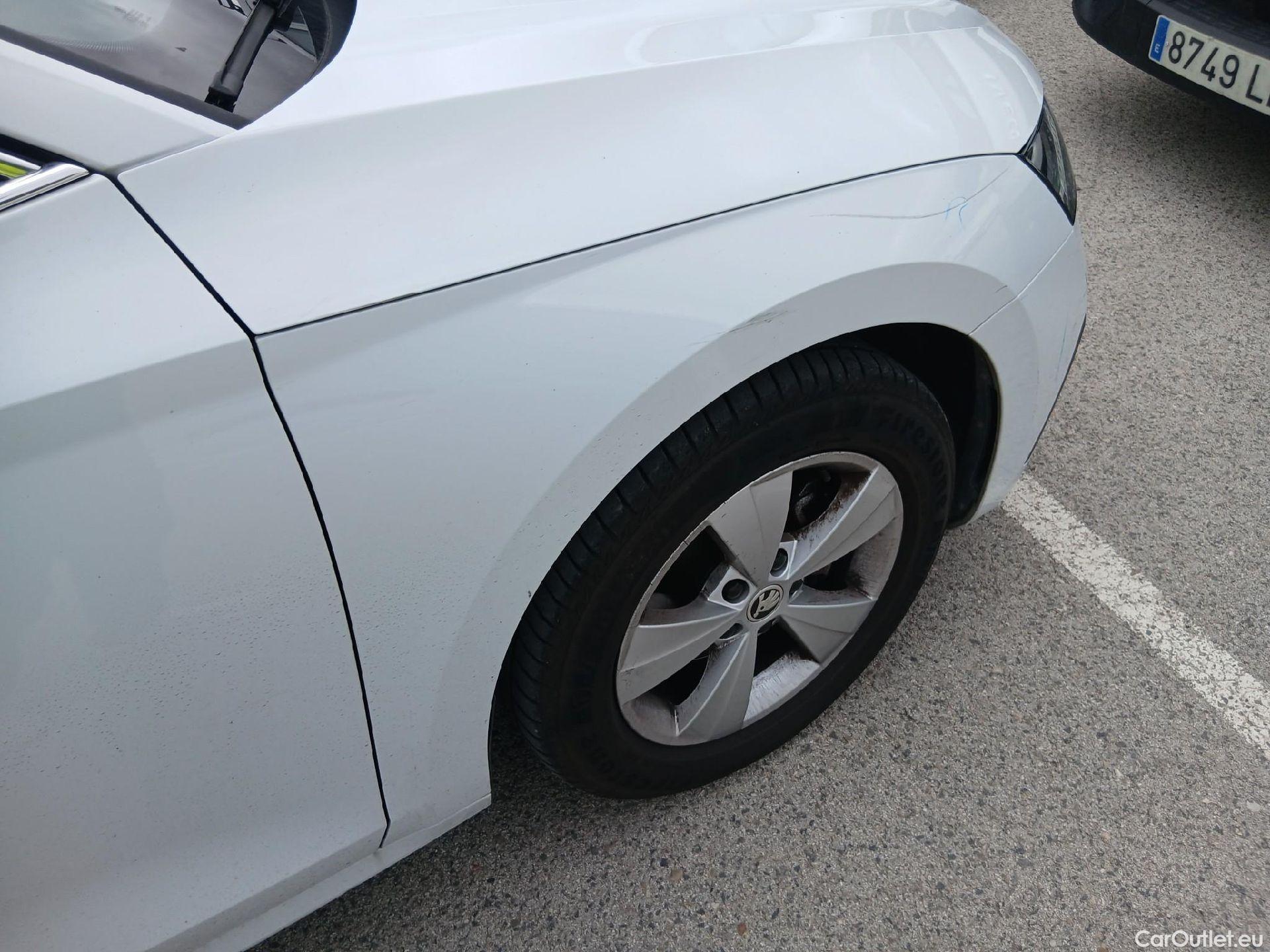  Skoda  Octavia SKODA  / 2020 / 5P / familiar Combi 2.0 TDI 110kW(150CV) DSG Ambition #11