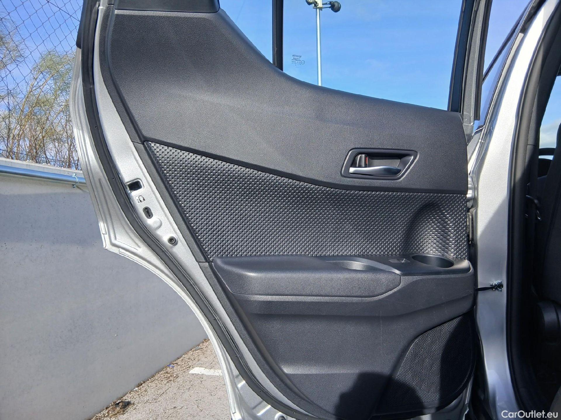  Toyota  C-HR TOYOTA  / 2019 / 5P / todoterreno 1.8 125H Active #14