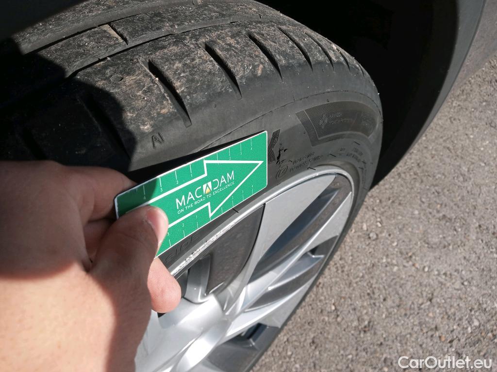  Tesla  Model Y TESLA  / 2020 / 5P / todoterreno Gran Autonomía 4WD #1