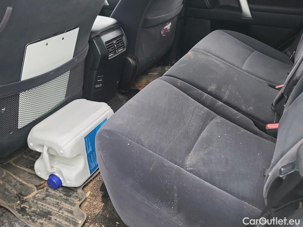  Toyota  Land Cruiser TOYOTA  / 2017 / 5P / todoterreno 2.8 D-4D GX #12