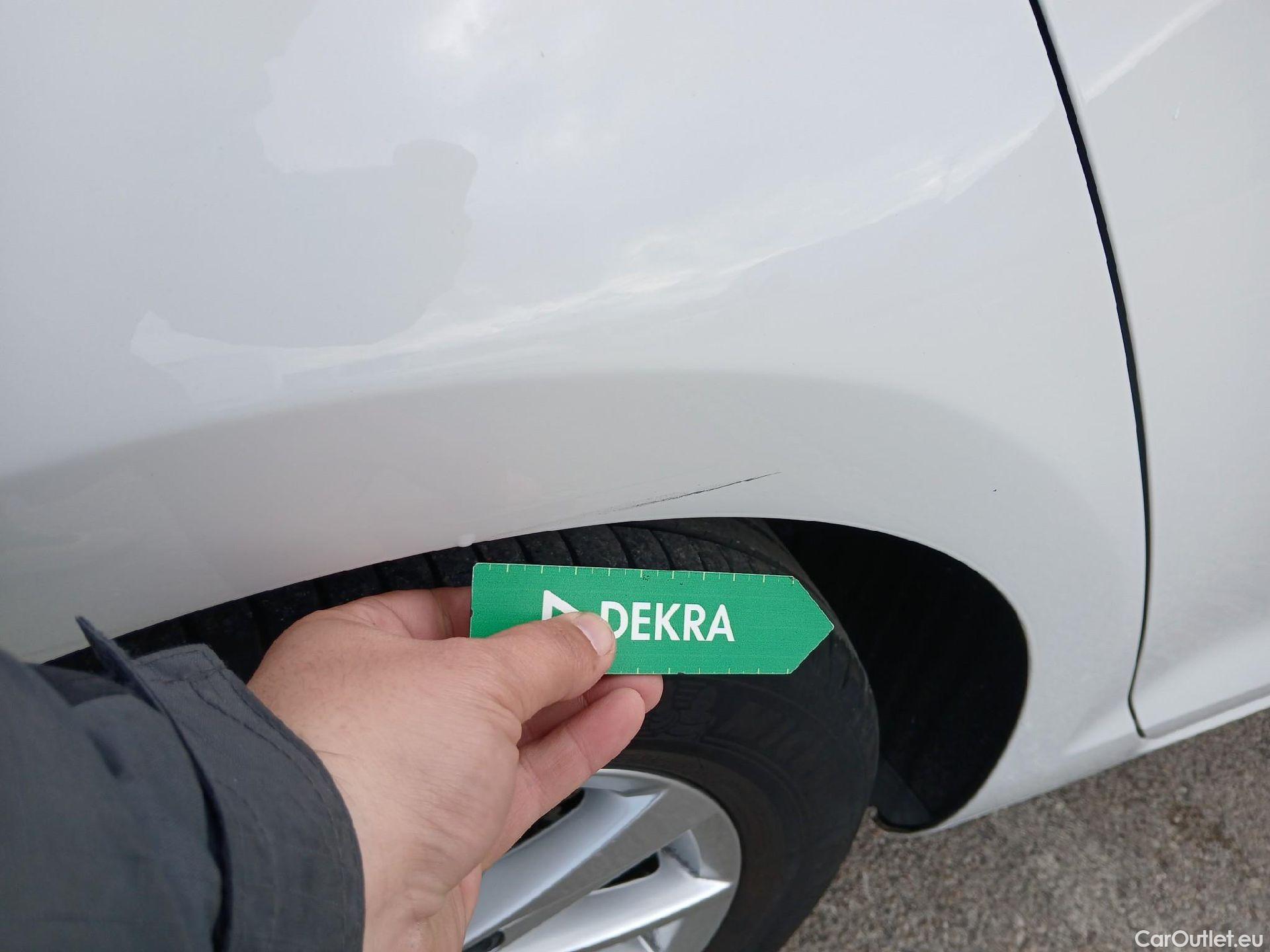  Volkswagen  Golf  VOLKSWAGEN / 2016 / 5P / berlina con portón Ready2Go 1.0 TSI 85kW (115CV) #25