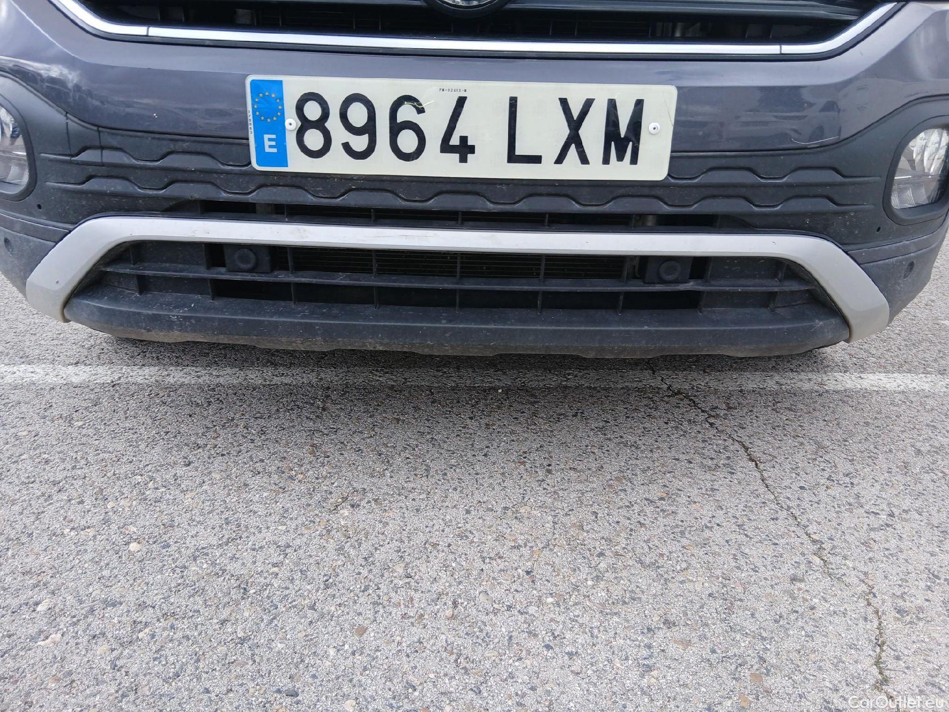  Volkswagen  T-CROSS VOLKSWAGEN  / 2018 / 5P / todoterreno Advance 1.0 TSI 81kW (110CV) #8