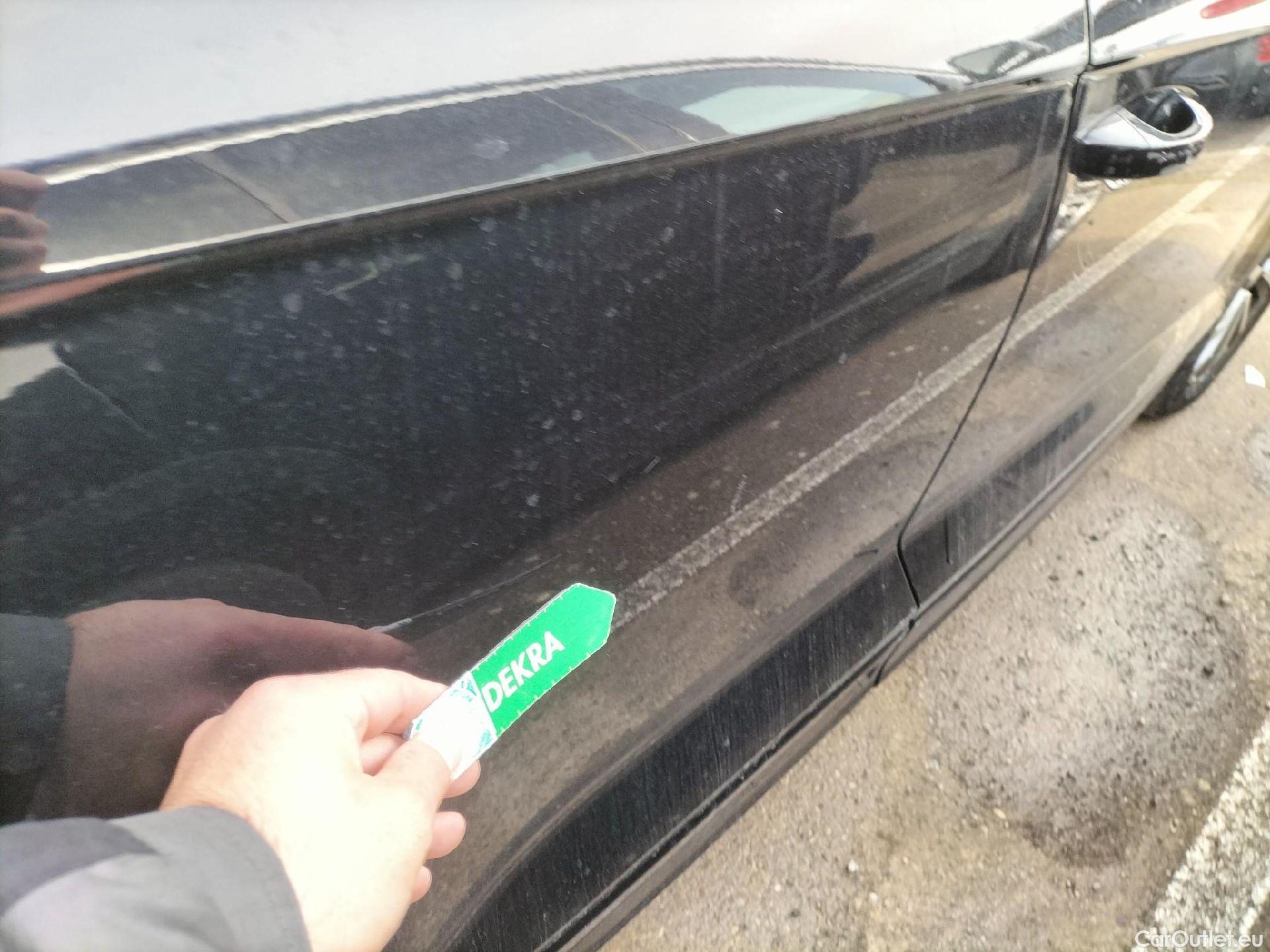  Volkswagen  T-ROC VOLKSWAGEN  / 2017 / 5P / todoterreno Advance R-Line 1.0 TSI 81kW (110CV) #34