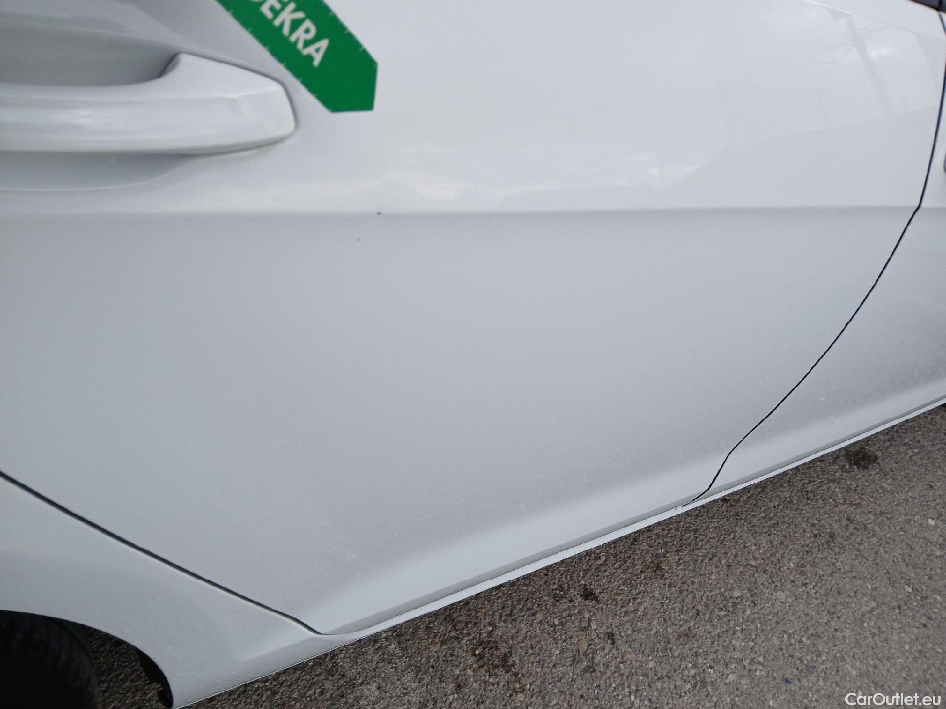  Volkswagen  Golf  VOLKSWAGEN / 2016 / 5P / berlina con portón Ready2Go 1.0 TSI 85kW (115CV) #28