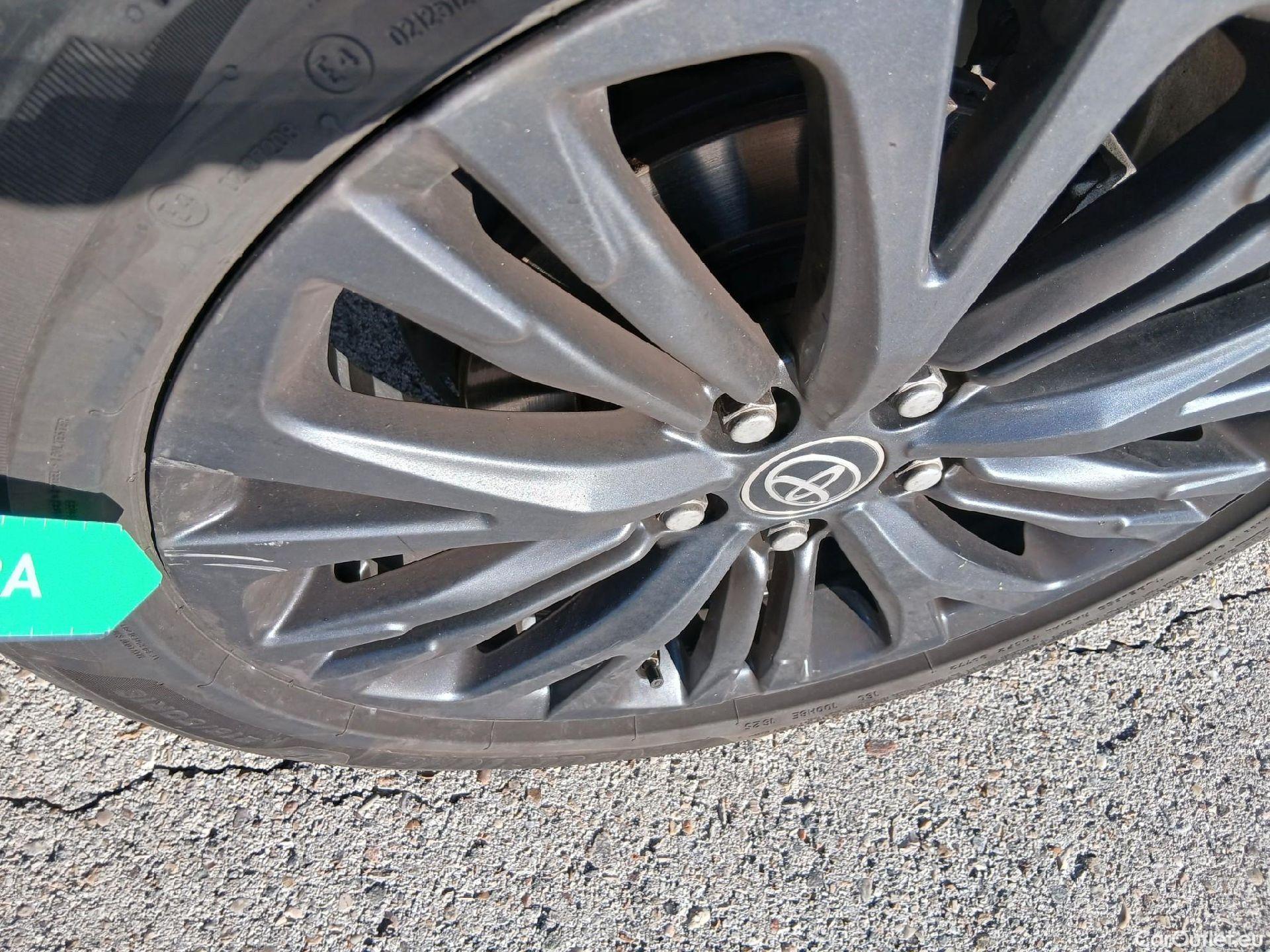  Toyota  Yaris Cross TOYOTA  / 2021 / 5P / todoterreno 1.5 120H Adventure #3