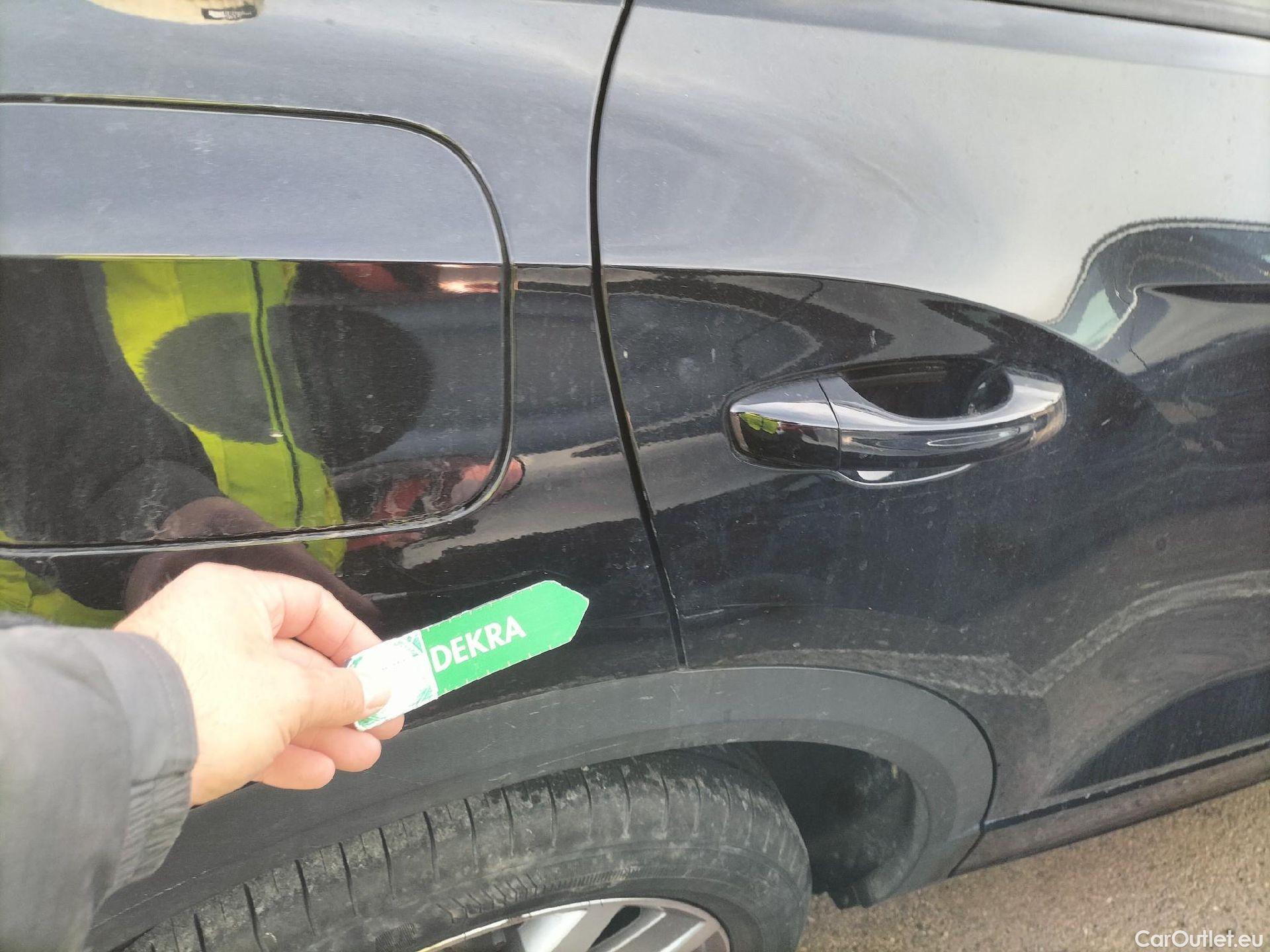  Volkswagen  T-ROC VOLKSWAGEN  / 2017 / 5P / todoterreno Advance R-Line 1.0 TSI 81kW (110CV) #36