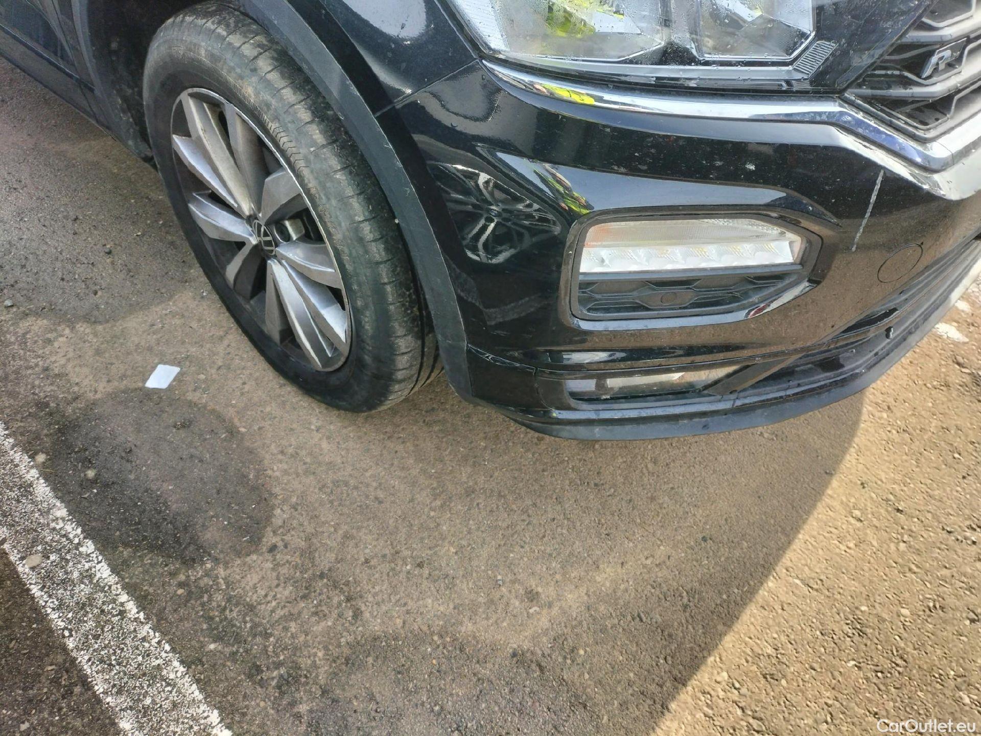  Volkswagen  T-ROC VOLKSWAGEN  / 2017 / 5P / todoterreno Advance R-Line 1.0 TSI 81kW (110CV) #4