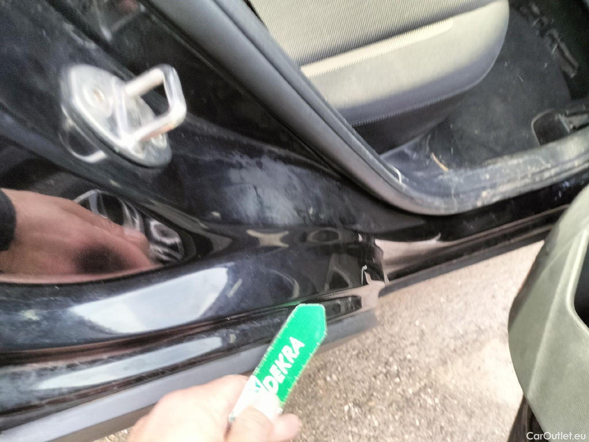  Volkswagen  T-ROC VOLKSWAGEN  / 2017 / 5P / todoterreno Advance R-Line 1.0 TSI 81kW (110CV) #39