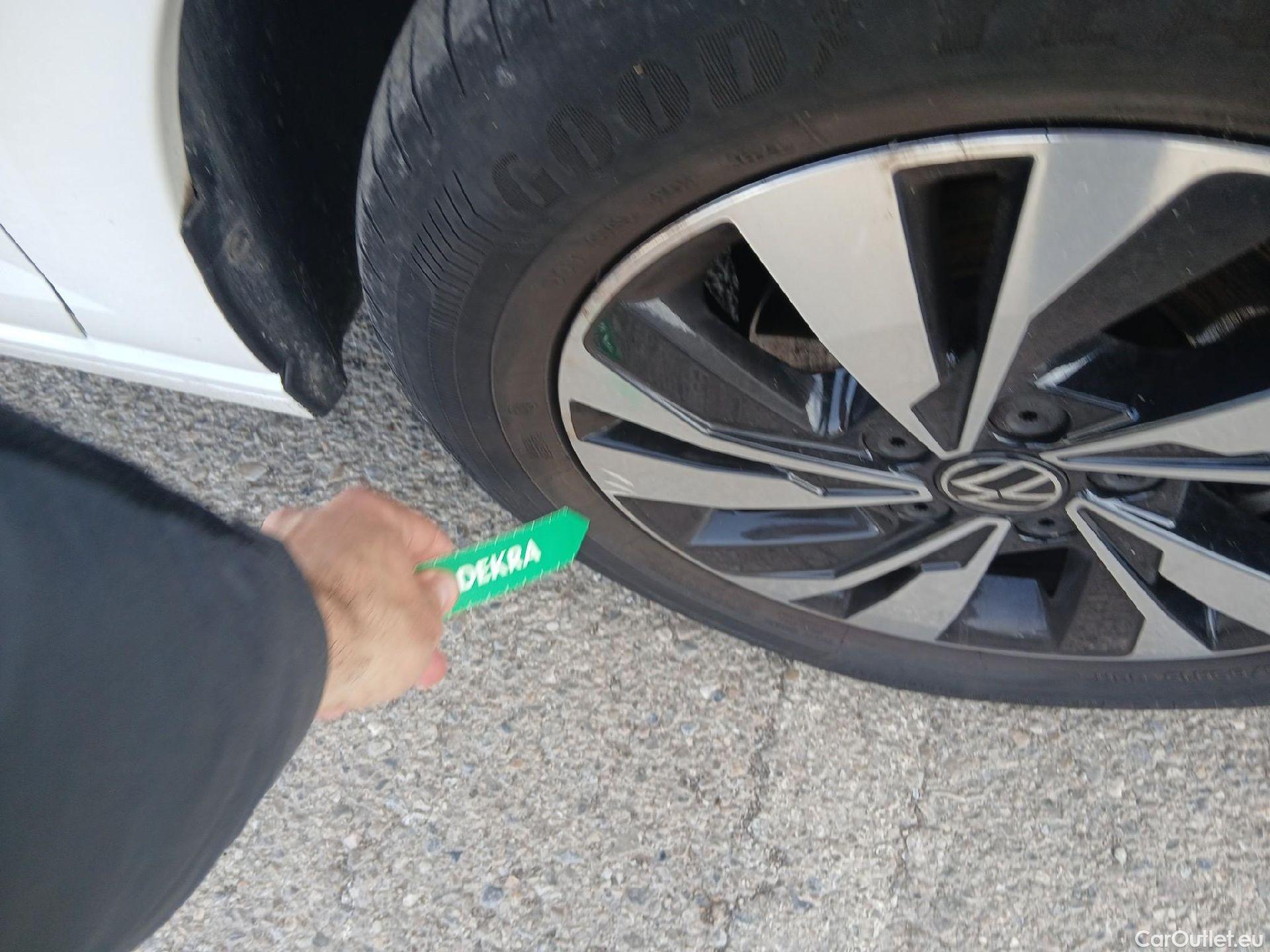  Volkswagen  Polo VOLKSWAGEN  / 2017 / 5P / berlina con portón Advance 1.0 TSI 70kW (95CV) #8