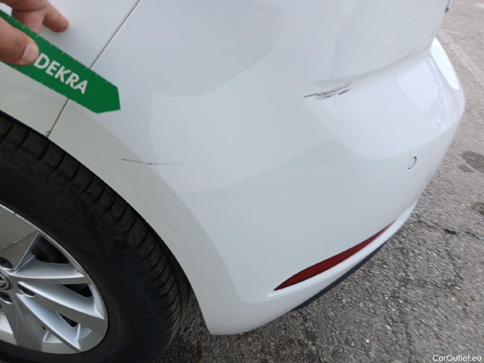  Volkswagen  Golf  VOLKSWAGEN / 2016 / 5P / berlina con portón Ready2Go 1.0 TSI 85kW (115CV) #23