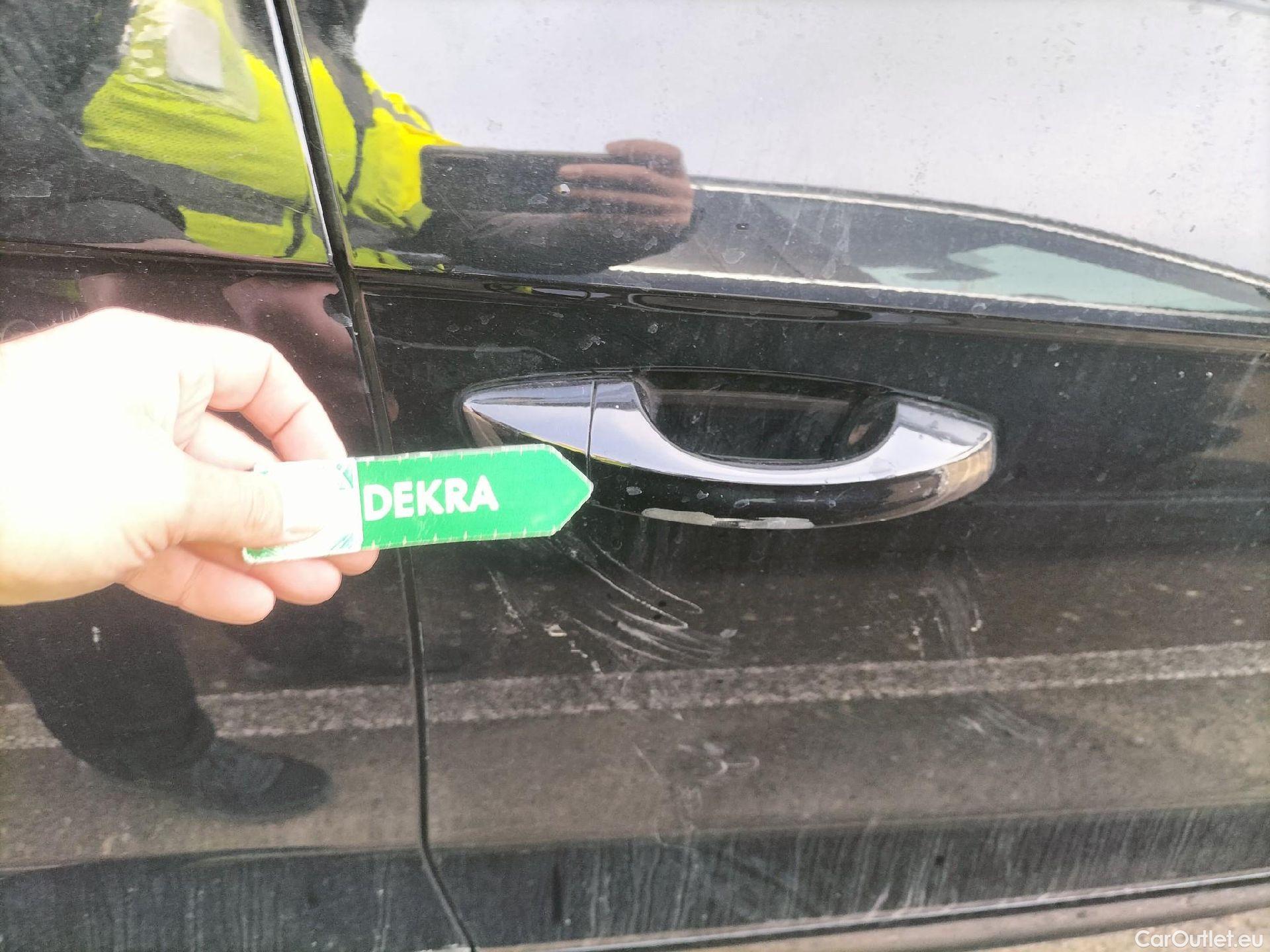  Volkswagen  T-ROC VOLKSWAGEN  / 2017 / 5P / todoterreno Advance R-Line 1.0 TSI 81kW (110CV) #49