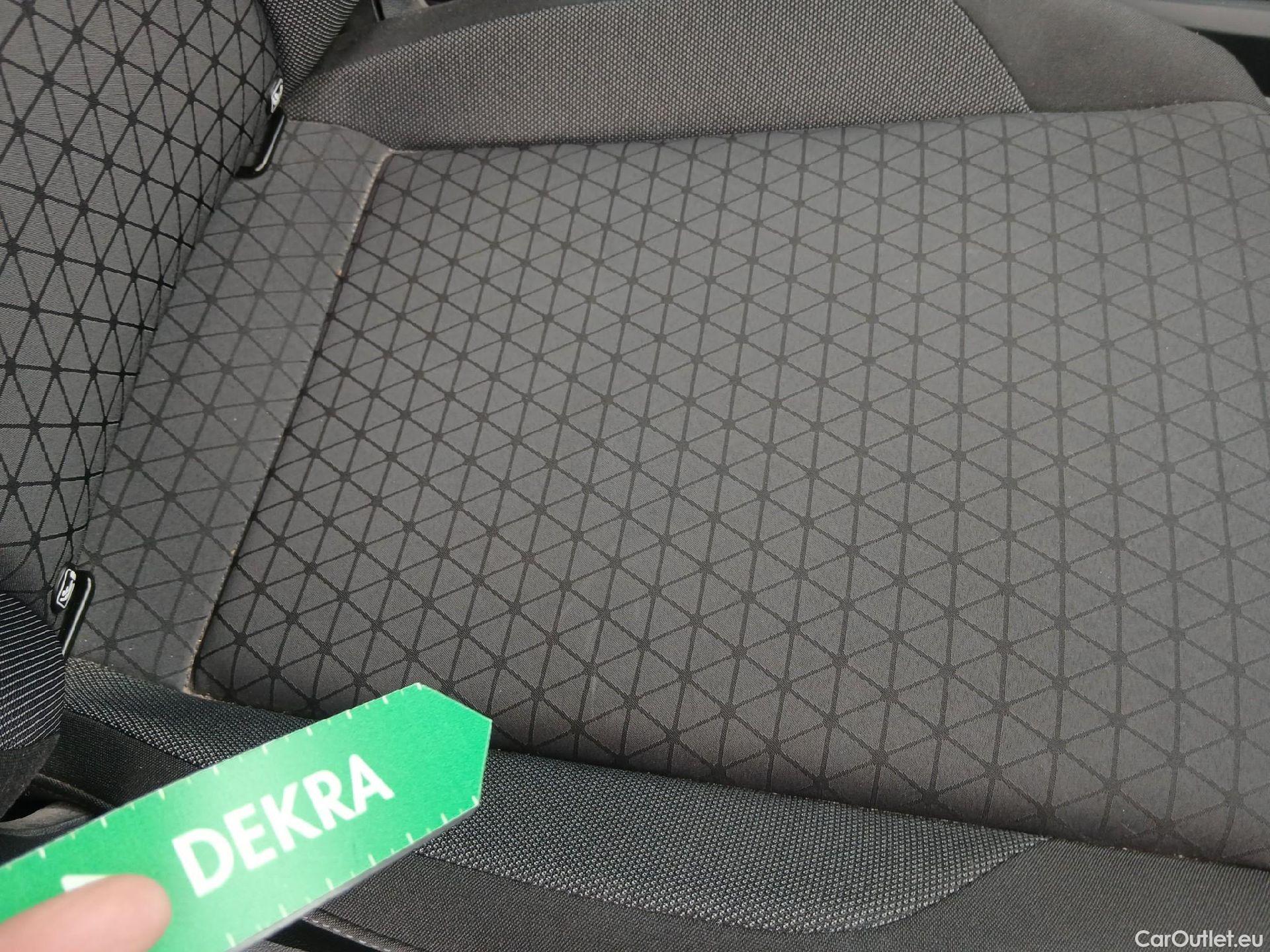  Volkswagen  T-CROSS VOLKSWAGEN  / 2018 / 5P / todoterreno Advance 1.0 TSI 81kW (110CV) #18