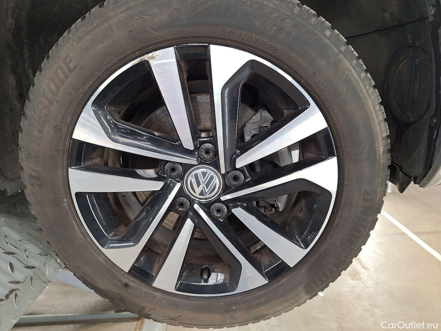  Volkswagen  Golf  VW, VII FL'16, Volkswagen VII 1.6 TDi Last Edition 5d #6