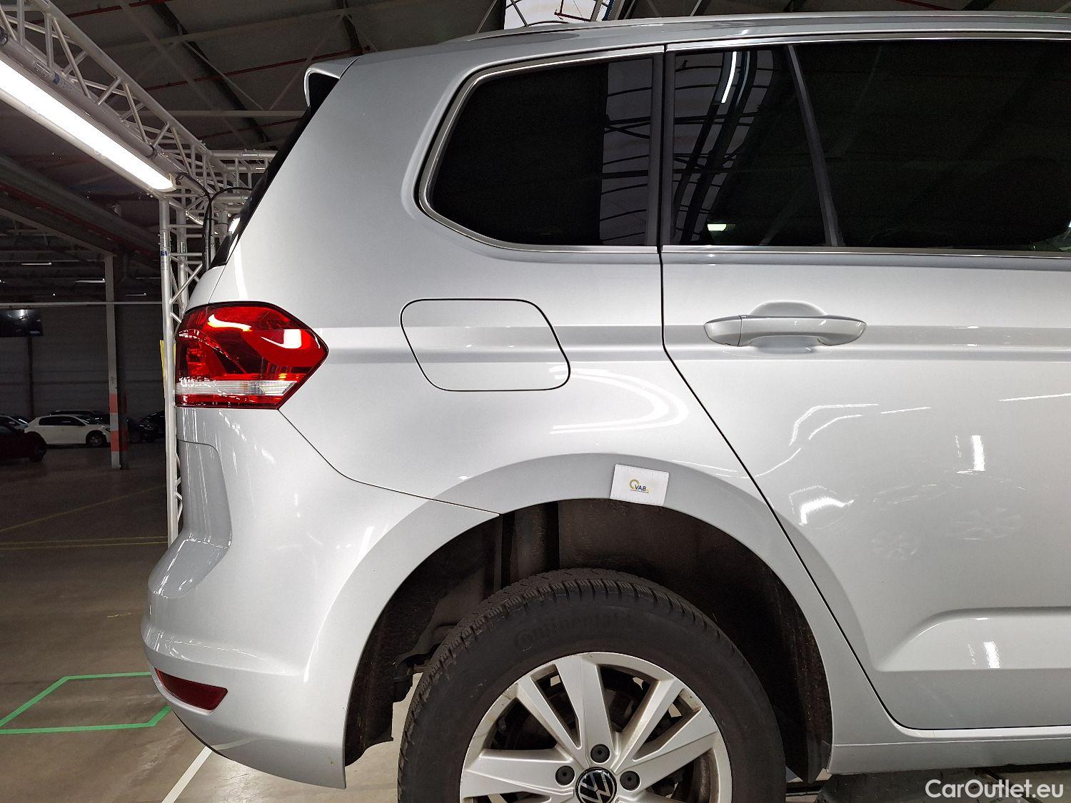  Volkswagen  Touran VW,  '15, Volkswagen  2.0 TDi 110kW Highline DSG 5d 7pl #9